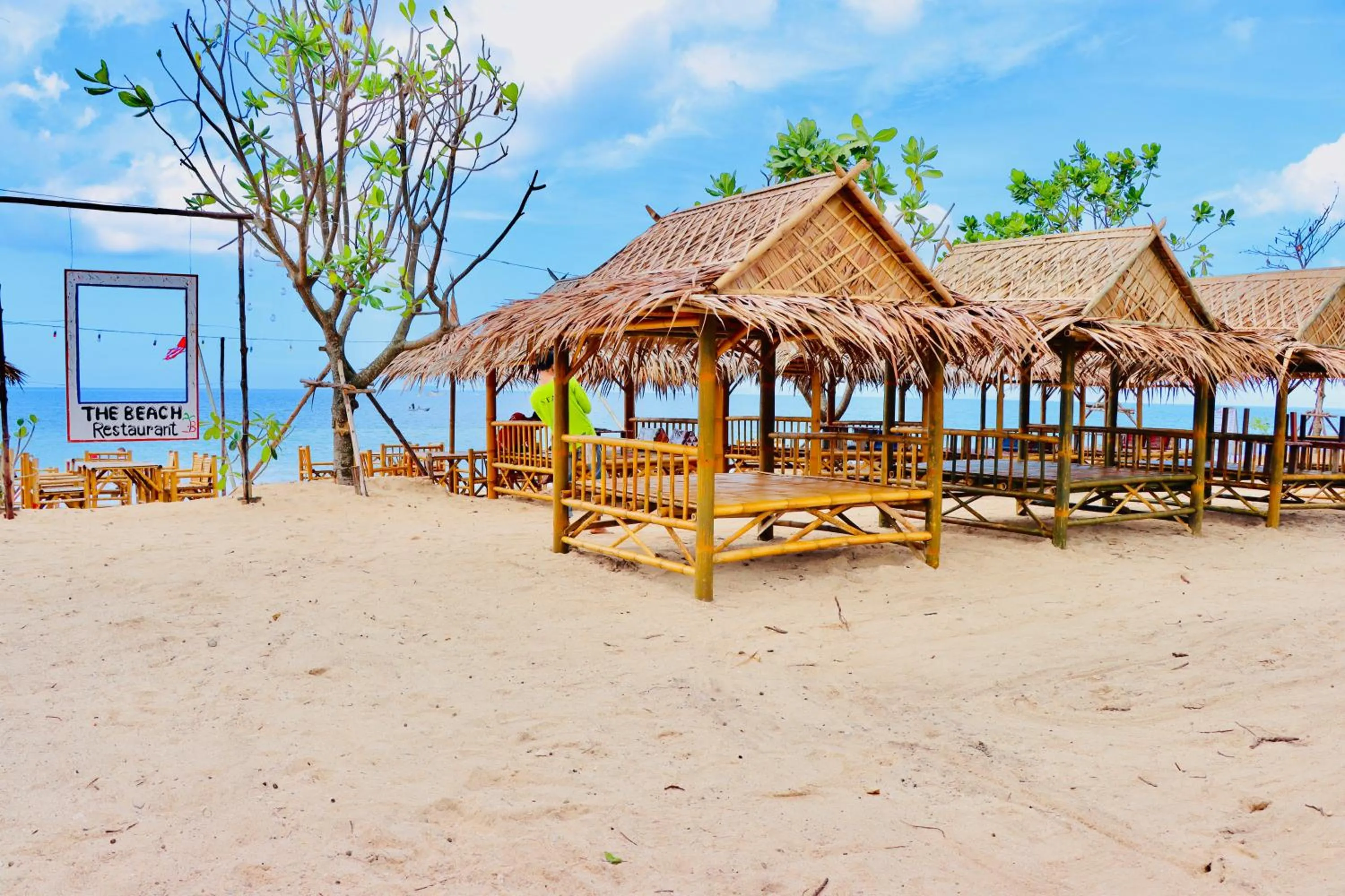 Restaurant/places to eat in Lanta Palm Beach Resort , Beach Bungalow - Koh Lanta