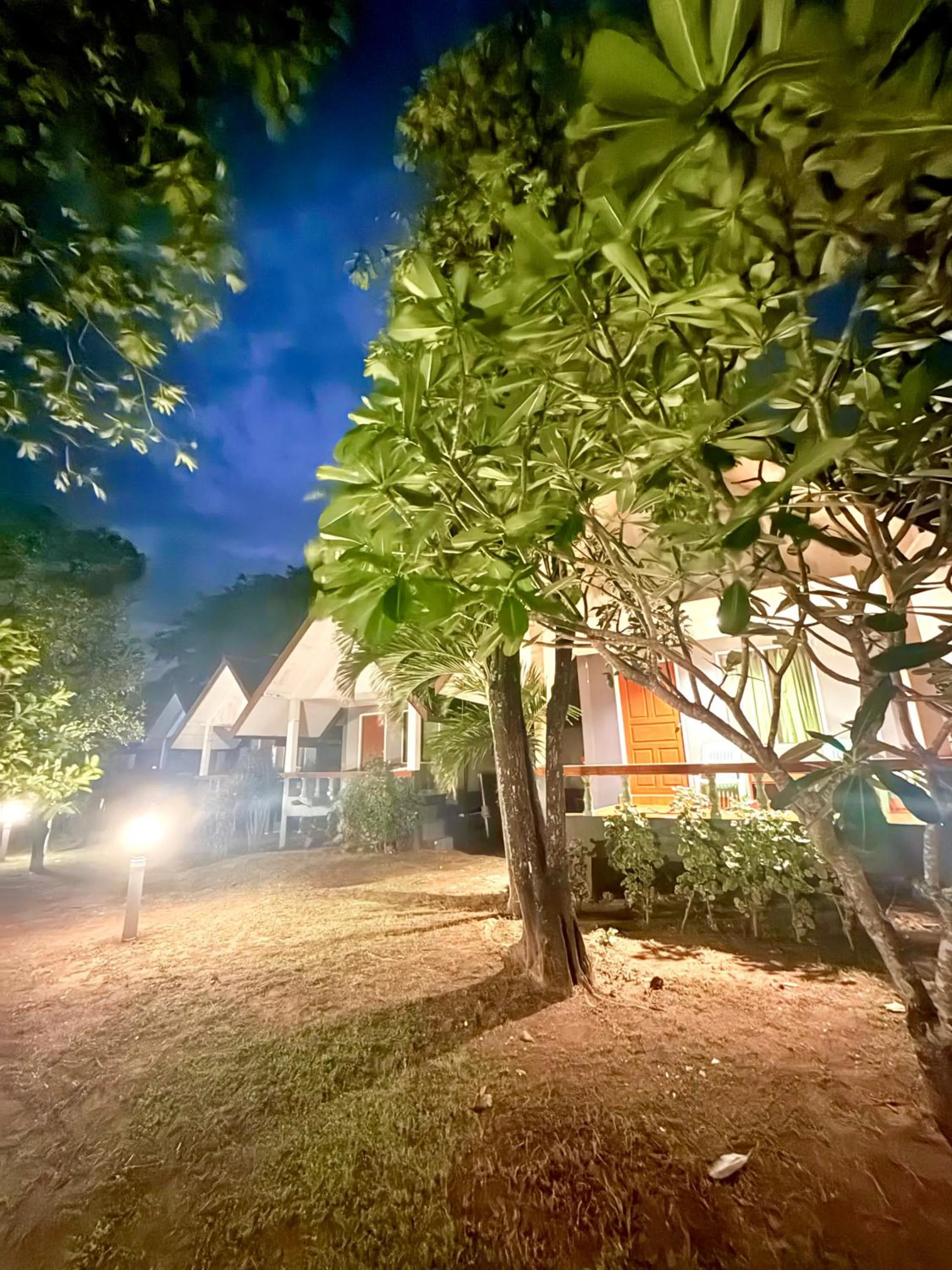 Lanta Palm Beach Resort , Beach Bungalow - Koh Lanta