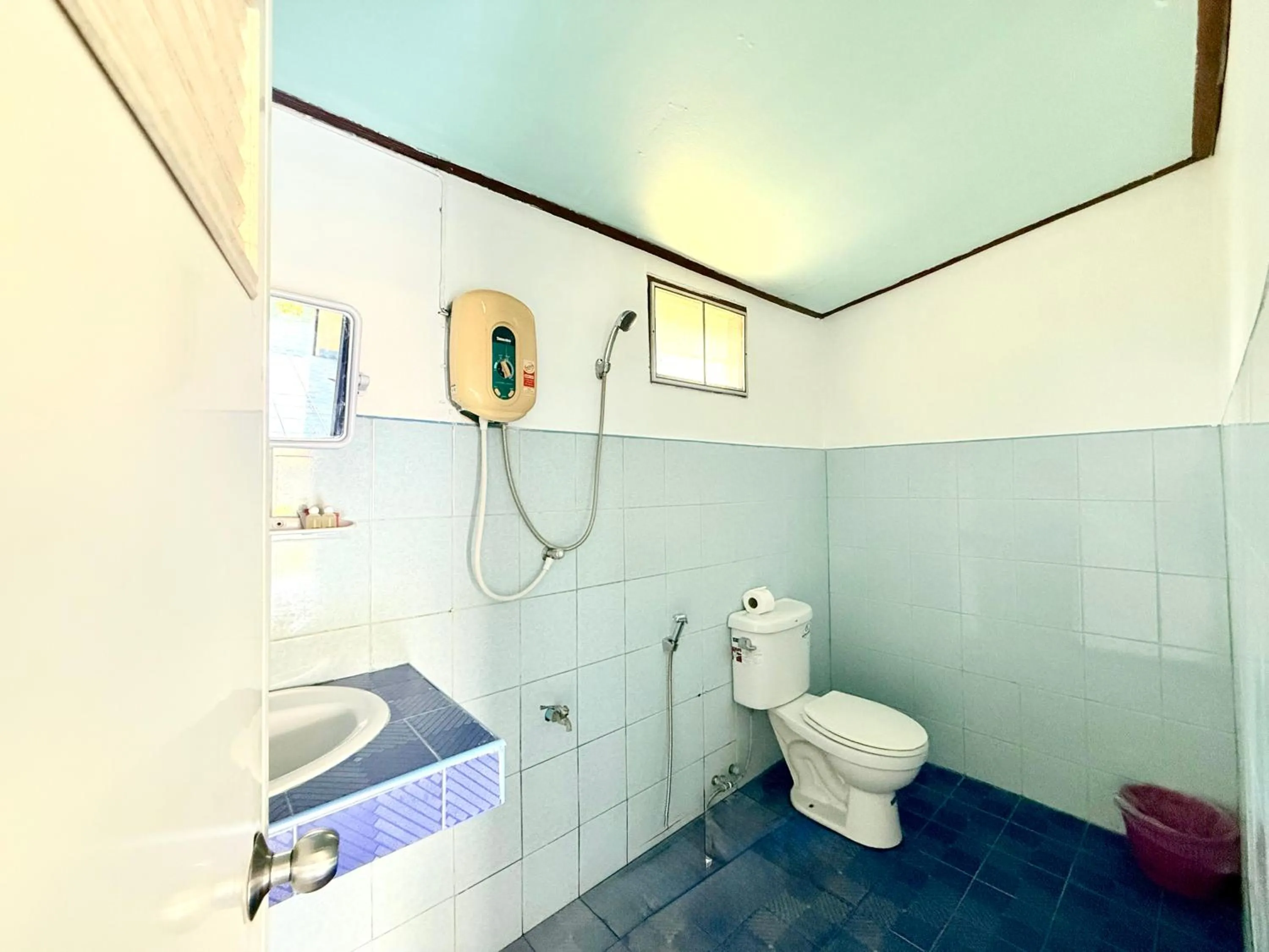 Lanta Palm Beach Resort , Beach Bungalow - Koh Lanta