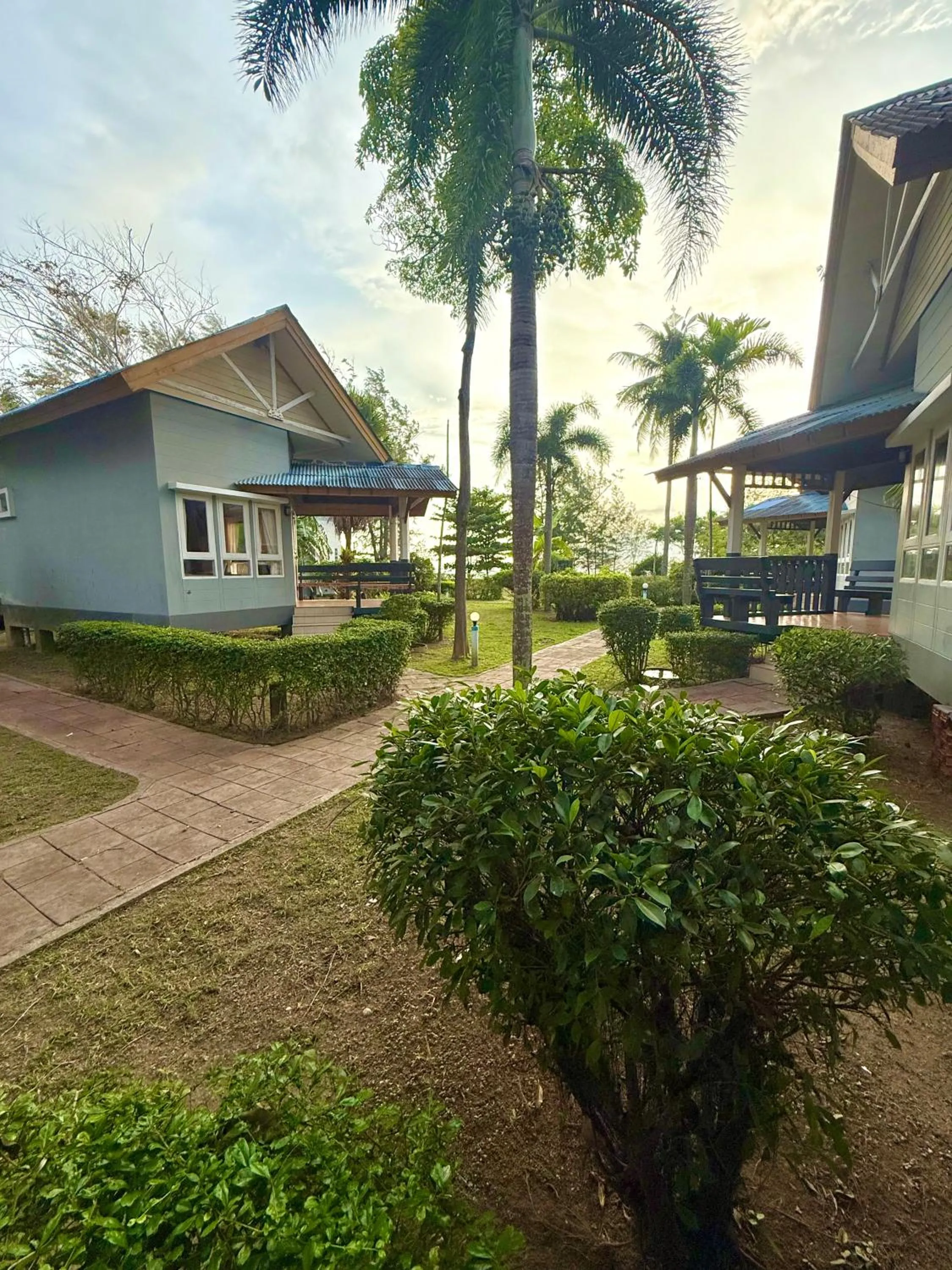 Lanta Palm Beach Resort , Beach Bungalow - Koh Lanta