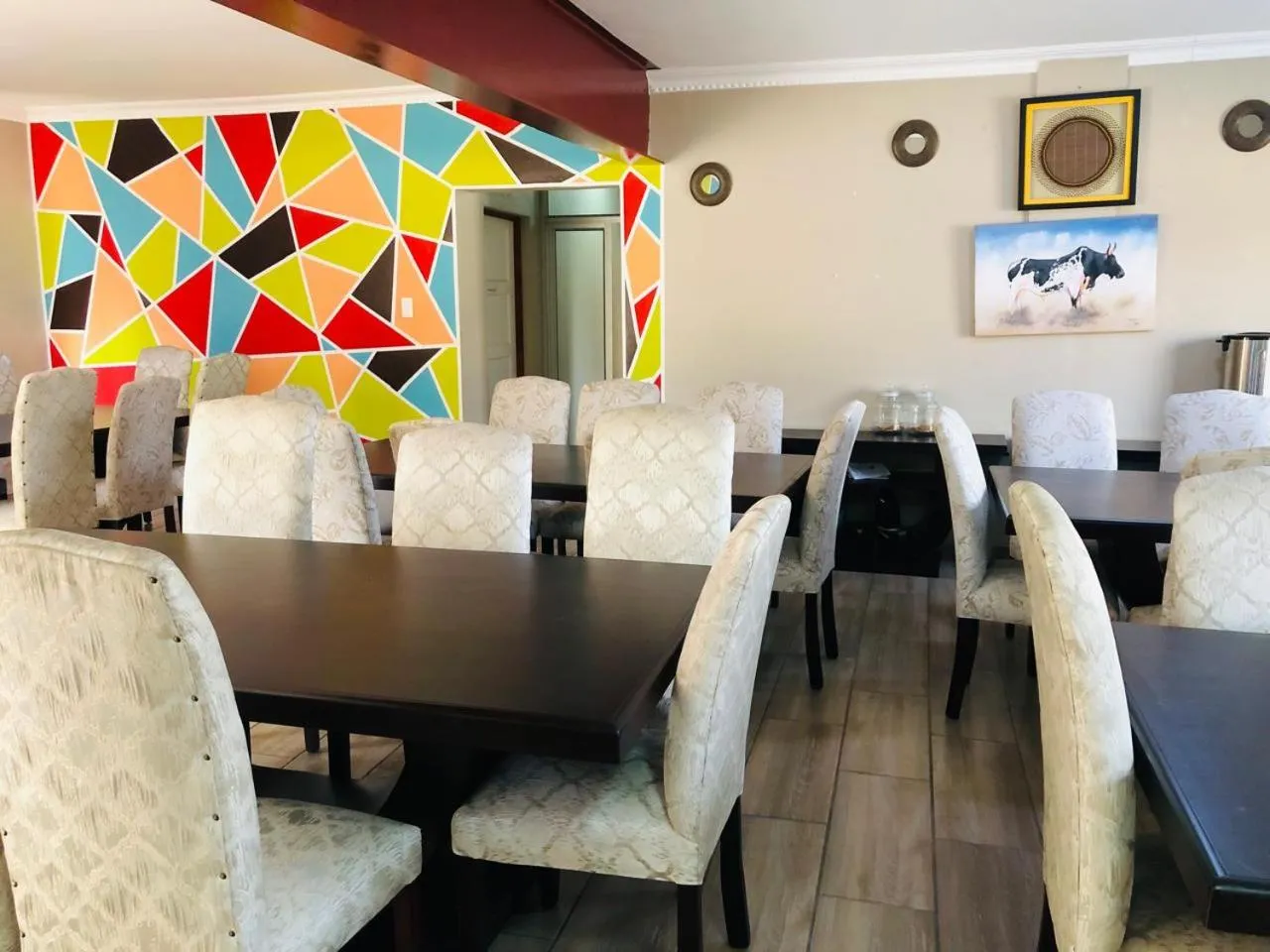 Restaurant/places to eat in La Bronze Guest Lodge