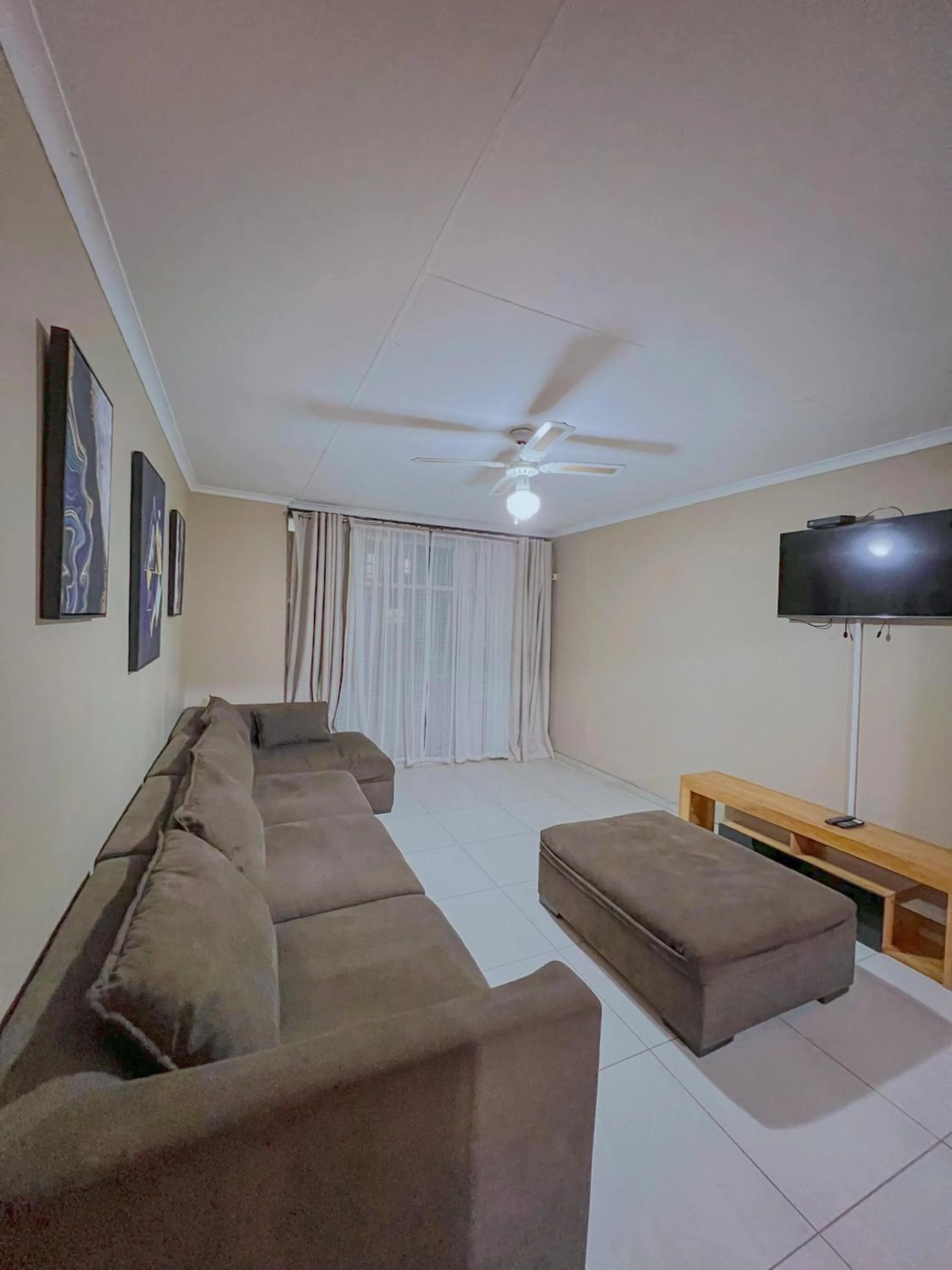 La Bronze Guest Lodge