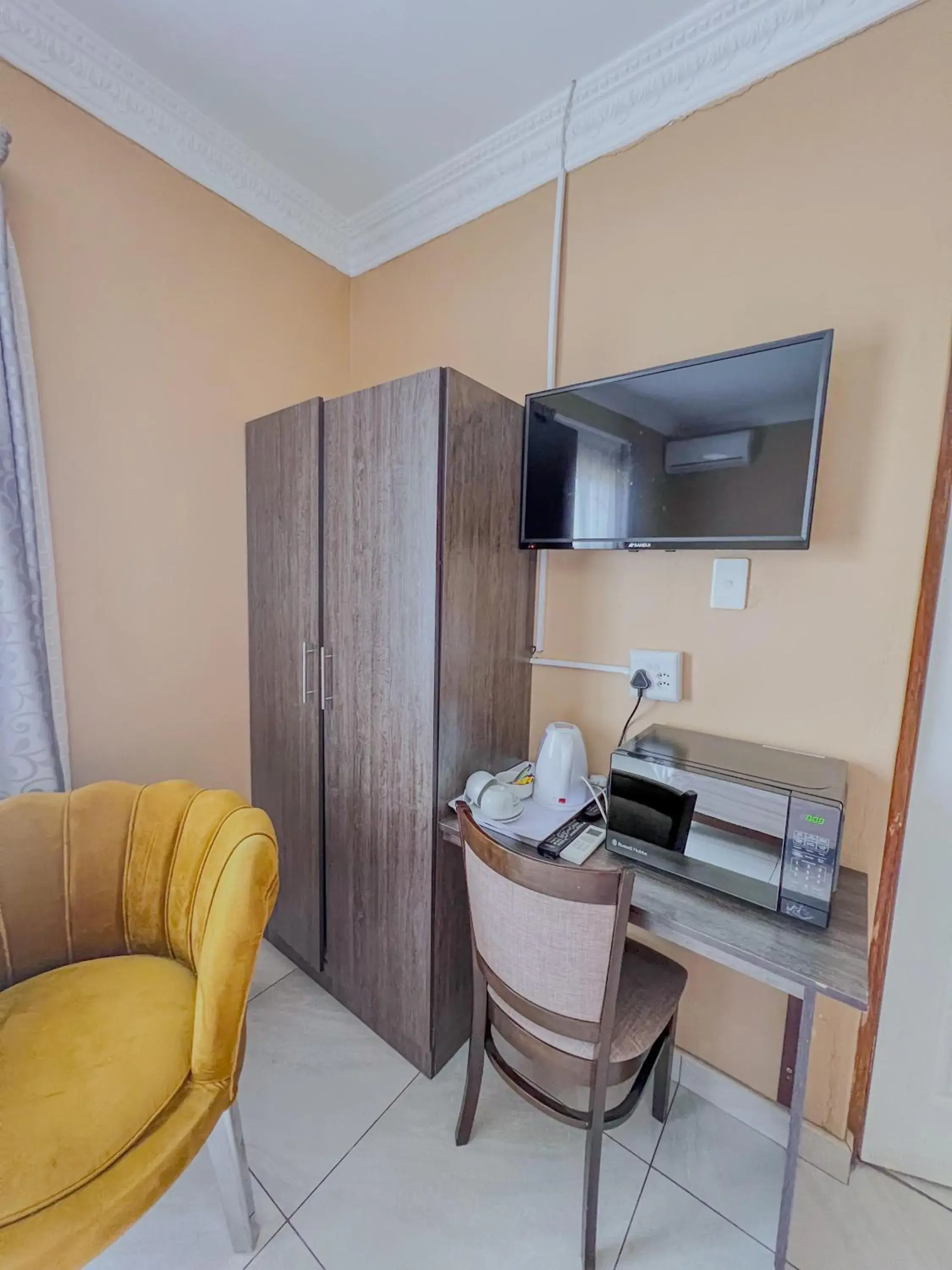 Standard Double Room in La Bronze Guest Lodge Standard Double Room in La Bronze Guest Lodge