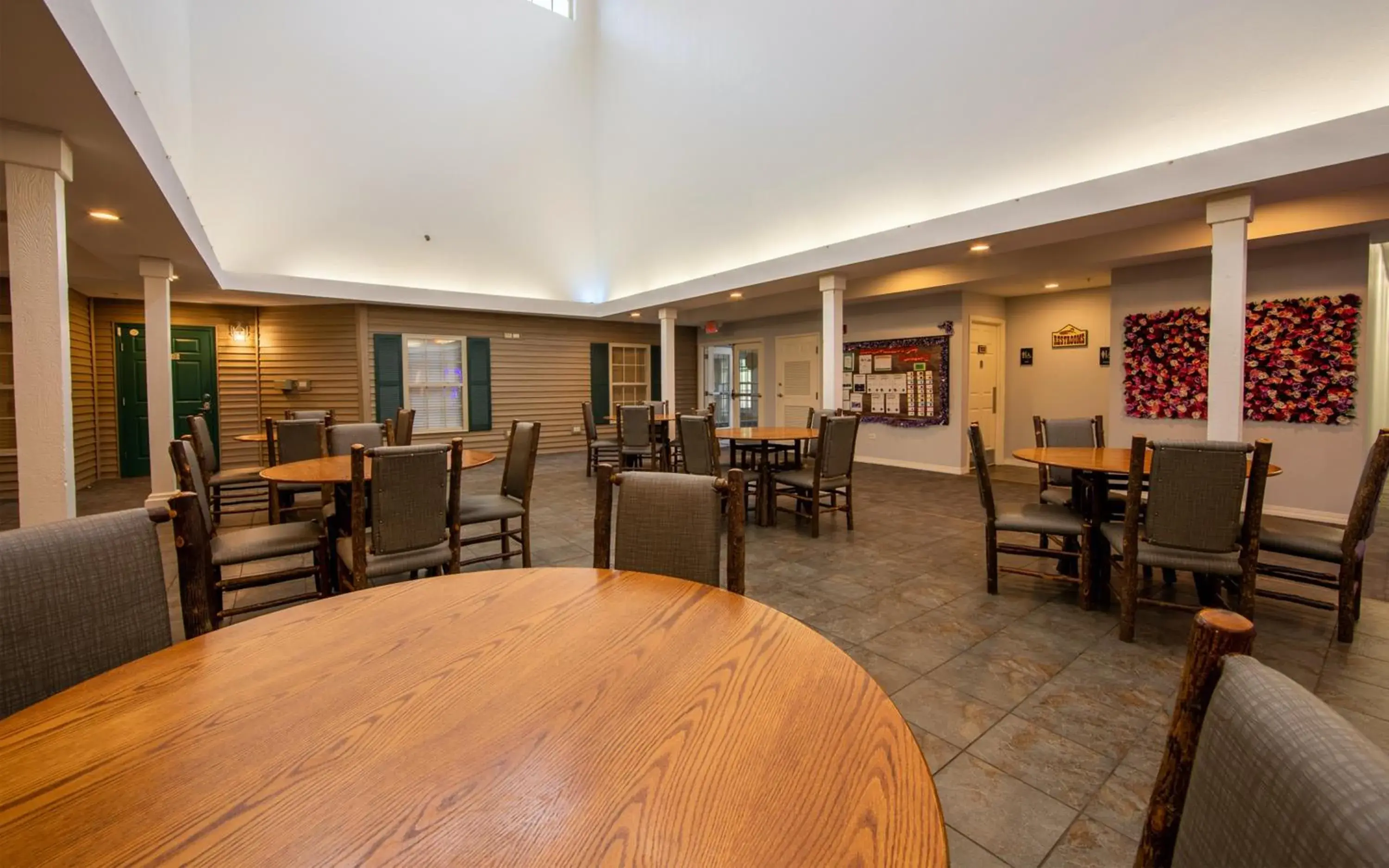 Restaurant/places to eat in Holiday Inn Club Vacations Fox River Resort at Sheridan Restaurant/places to eat in Holiday Inn Club Vacations Fox River Resort at Sheridan