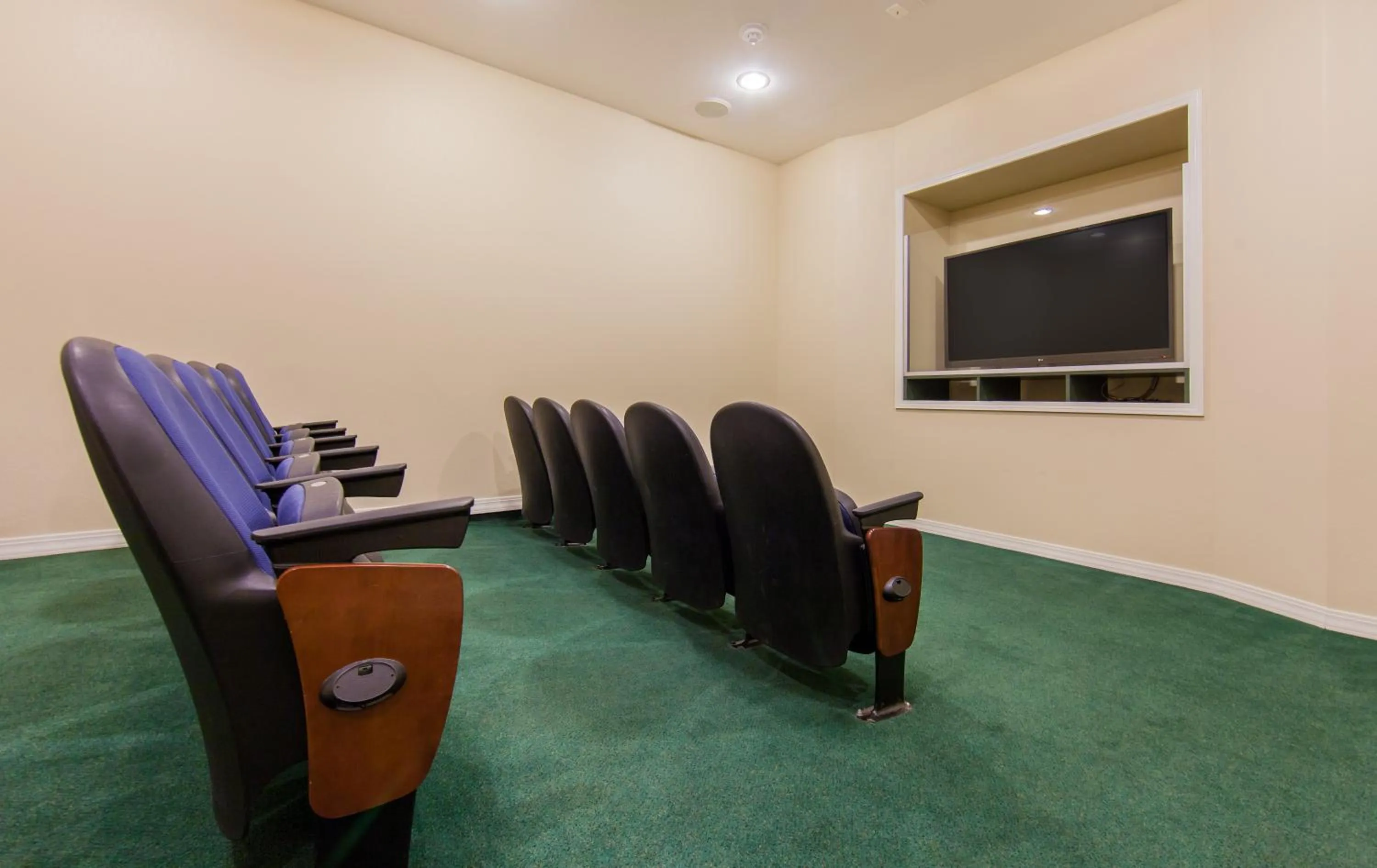 Lobby or reception in Holiday Inn Club Vacations Fox River Resort at Sheridan