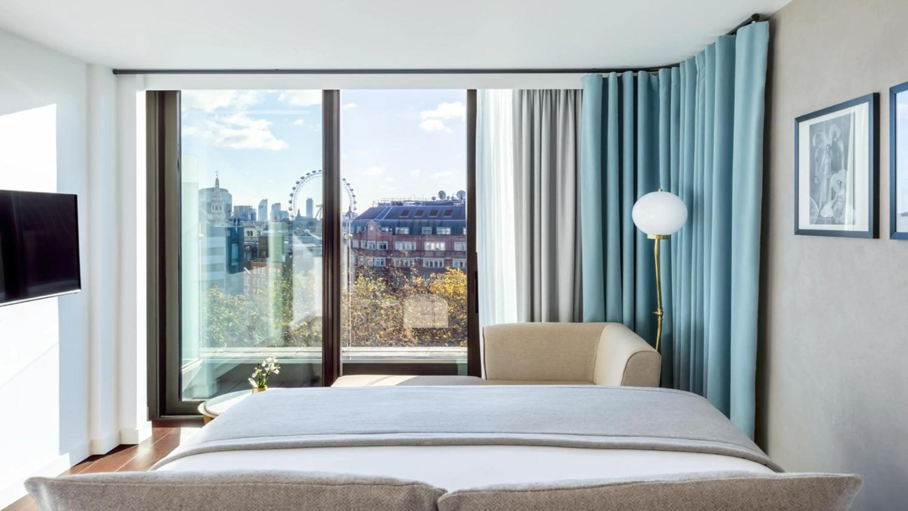 Photo of the whole room, Bed in Hotel Indigo London - 1 Leicester Square by IHG