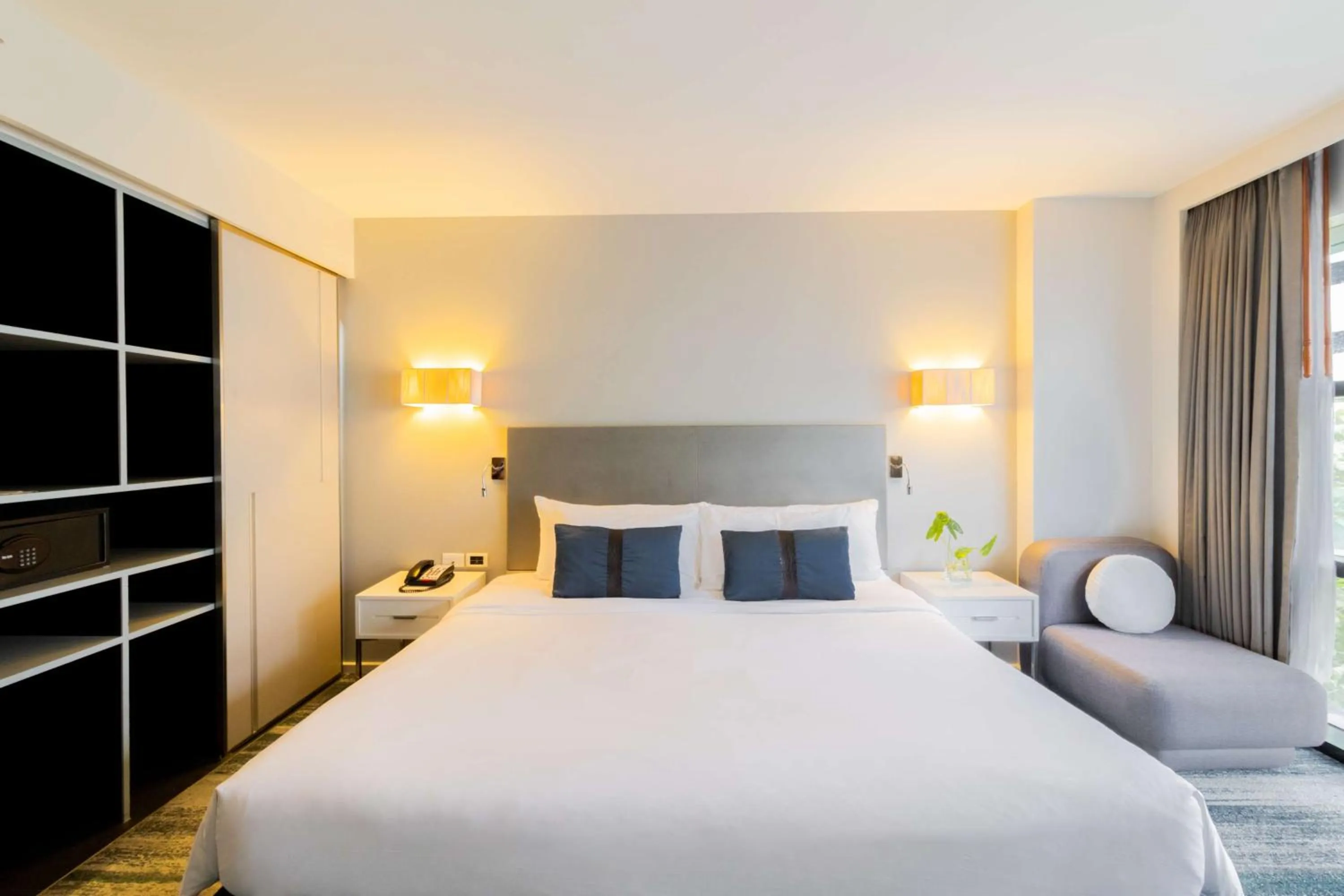 Bedroom, Bed in Best Western Sukhumvit 20