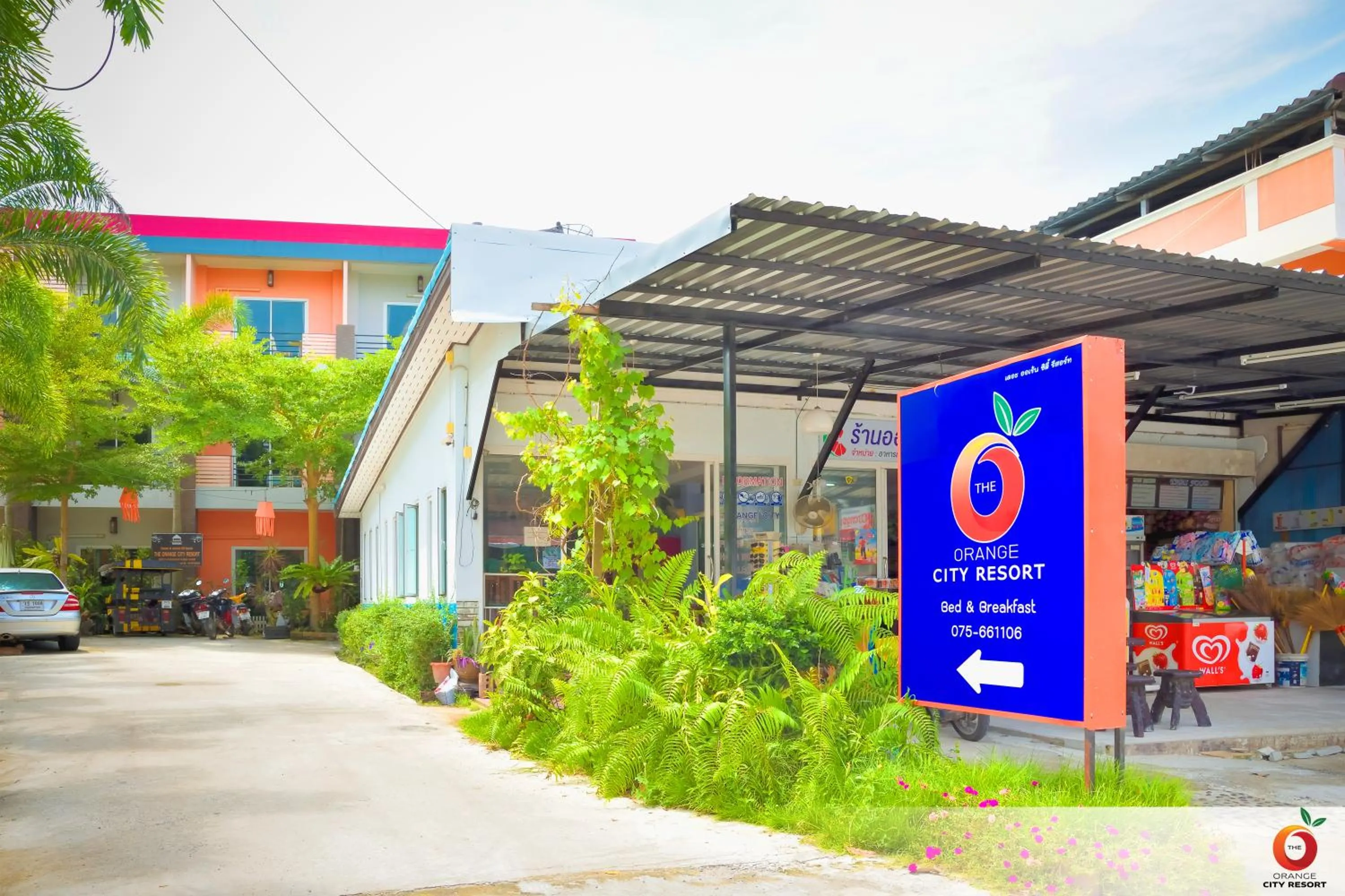 Facade/entrance in The Orange City Resort