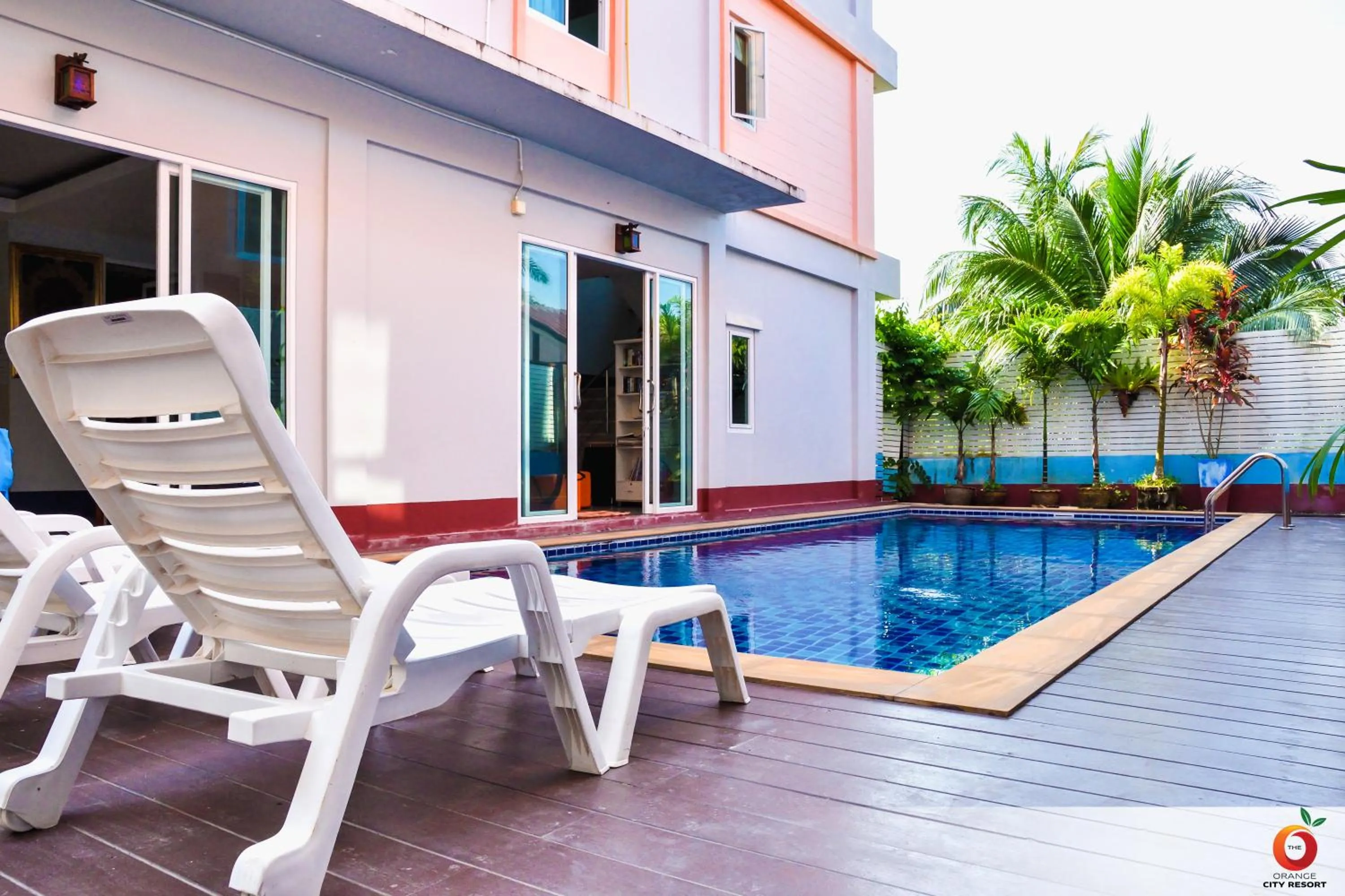 Swimming pool in The Orange City Resort