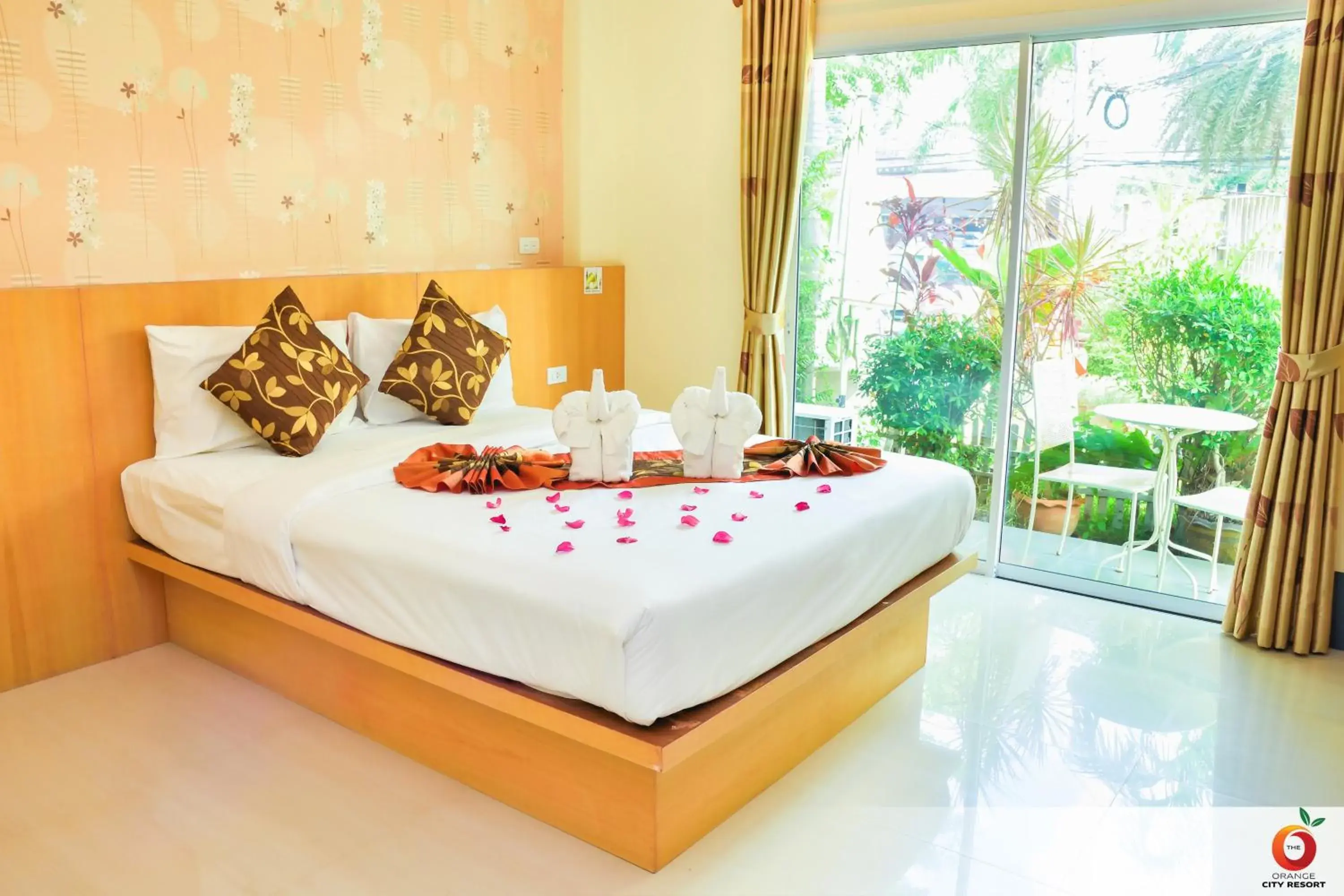 Bed in The Orange Resort Bed in The Orange Resort