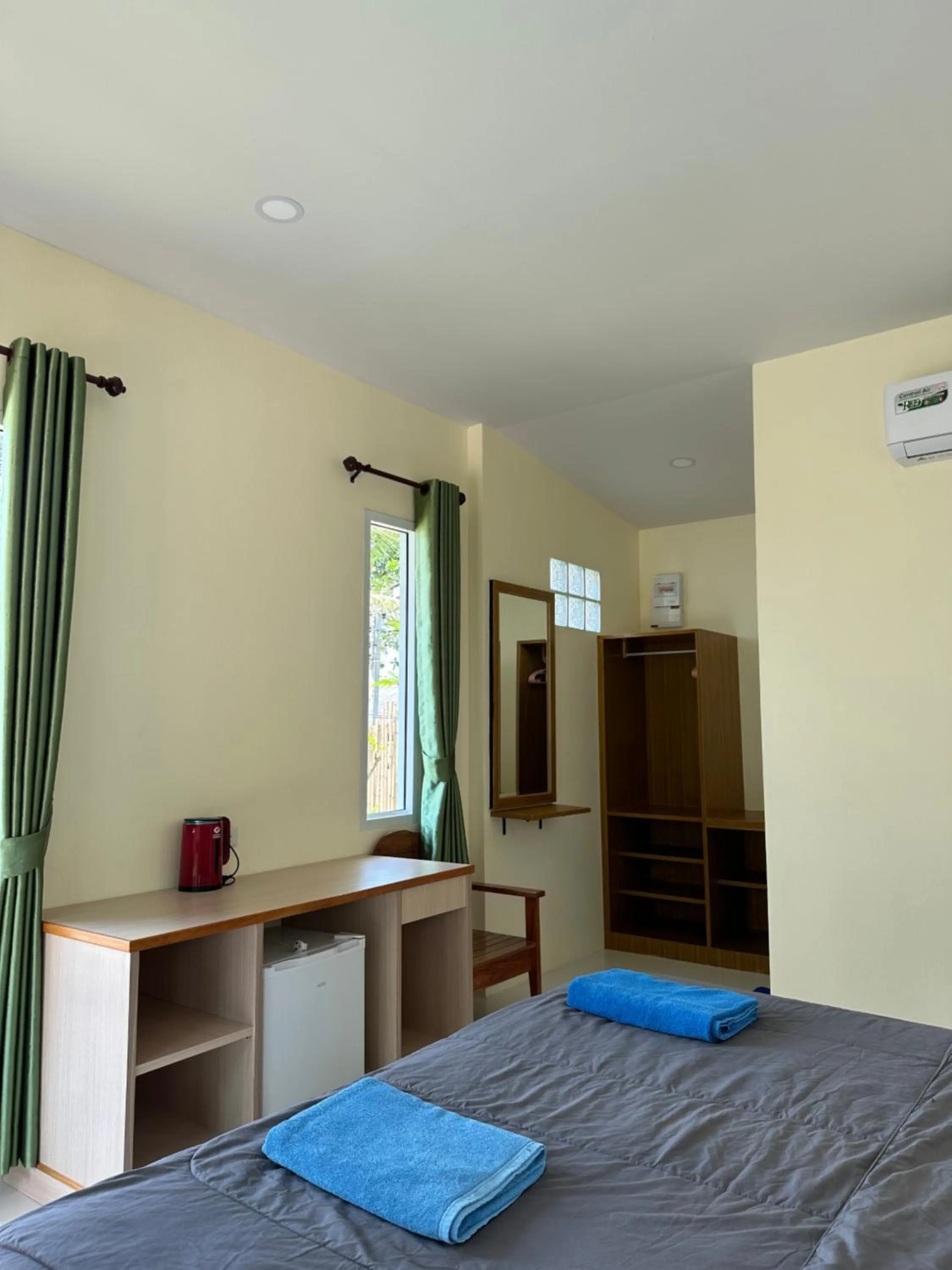 Bed in Sea Shell Beach Resort