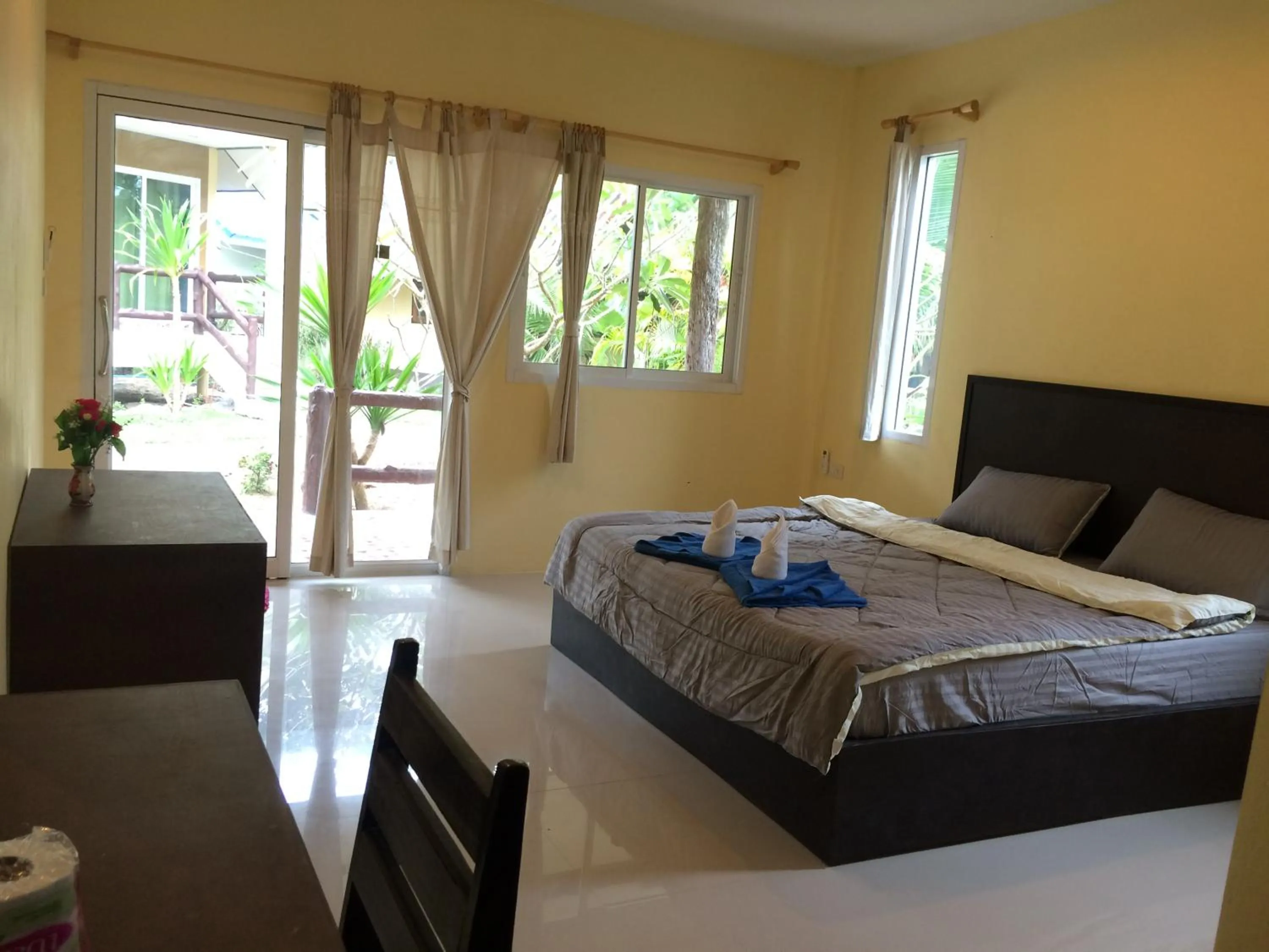 Bed in Sea Shell Beach Resort