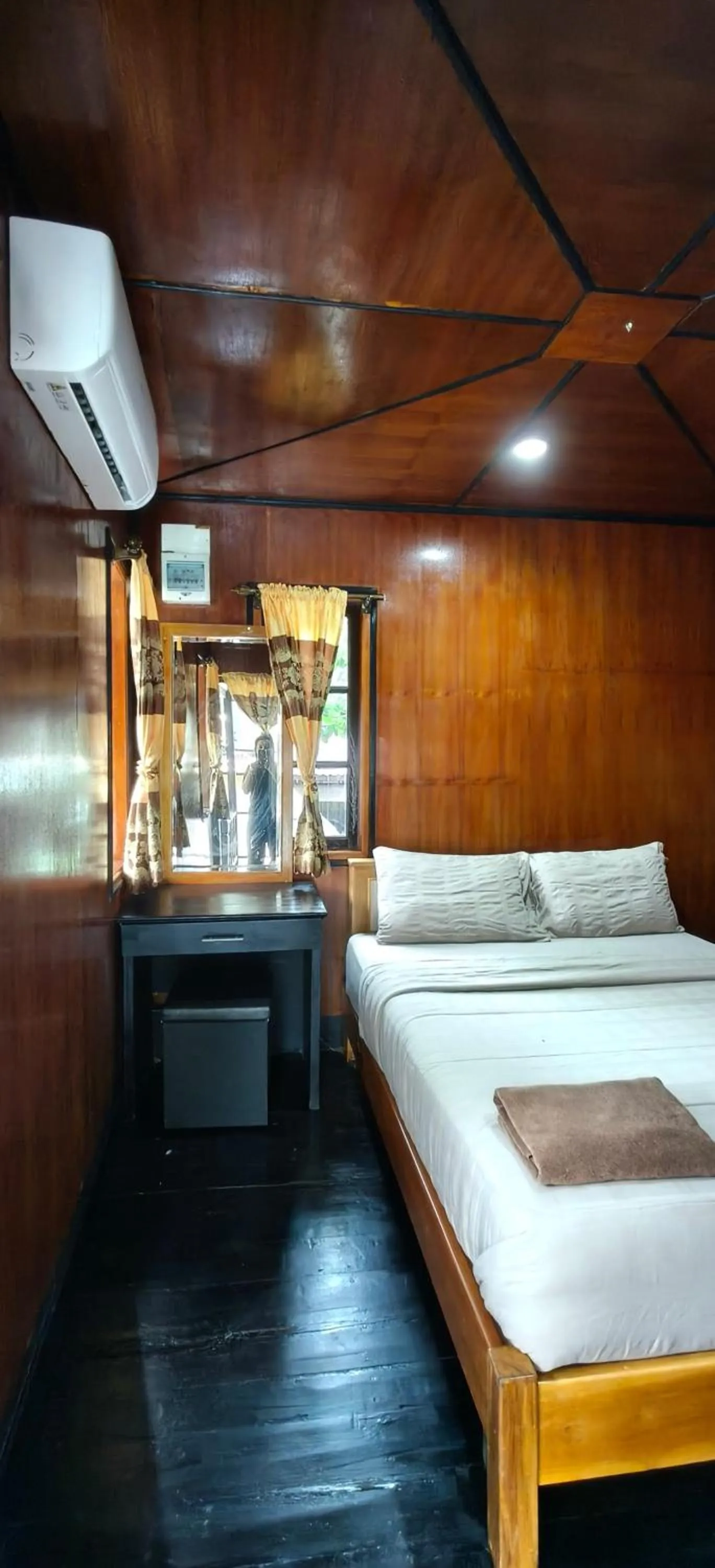 Bed in Sea Shell Beach Resort