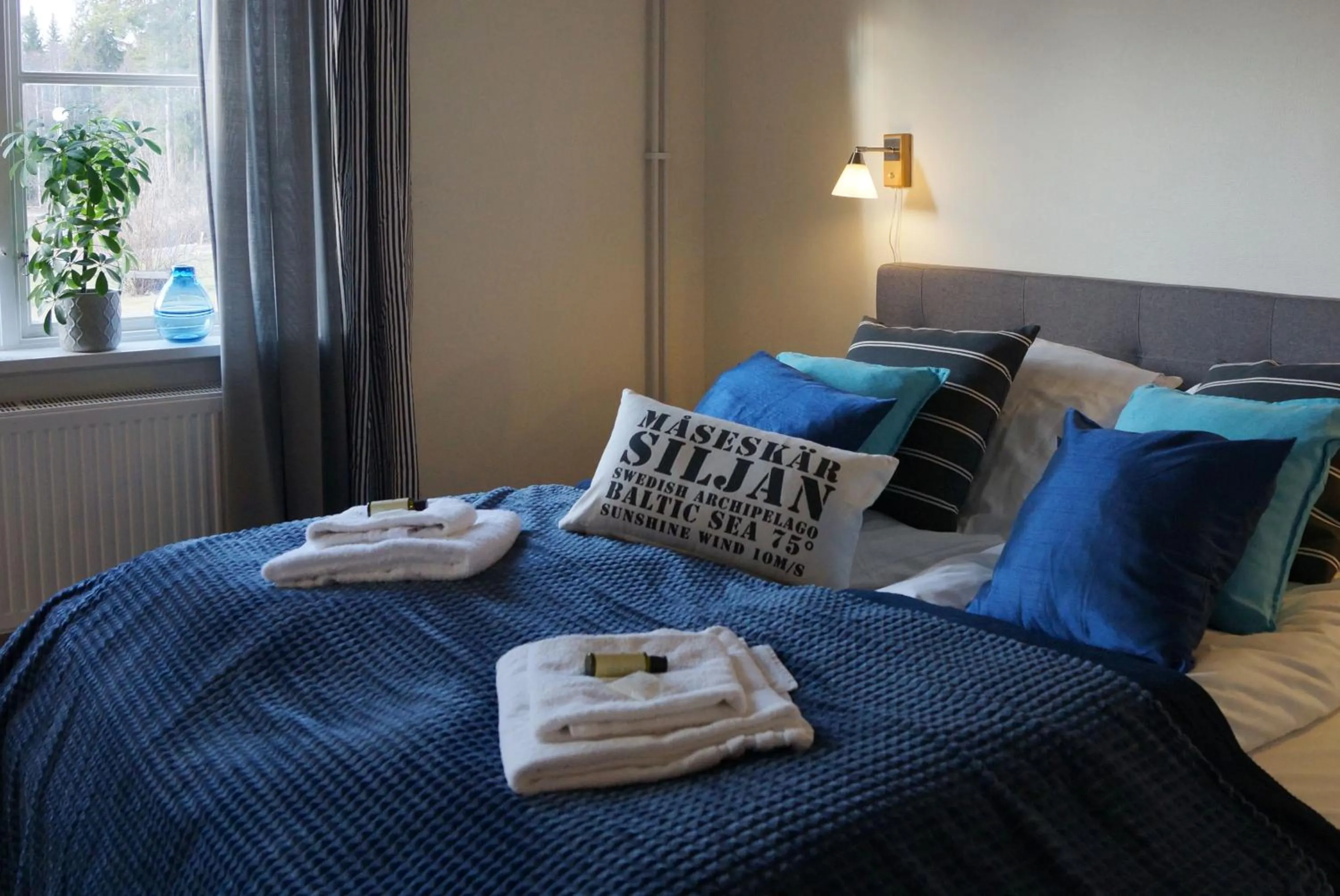 Photo of the whole room, Bed in Snöå Bruk Hotell och konferens