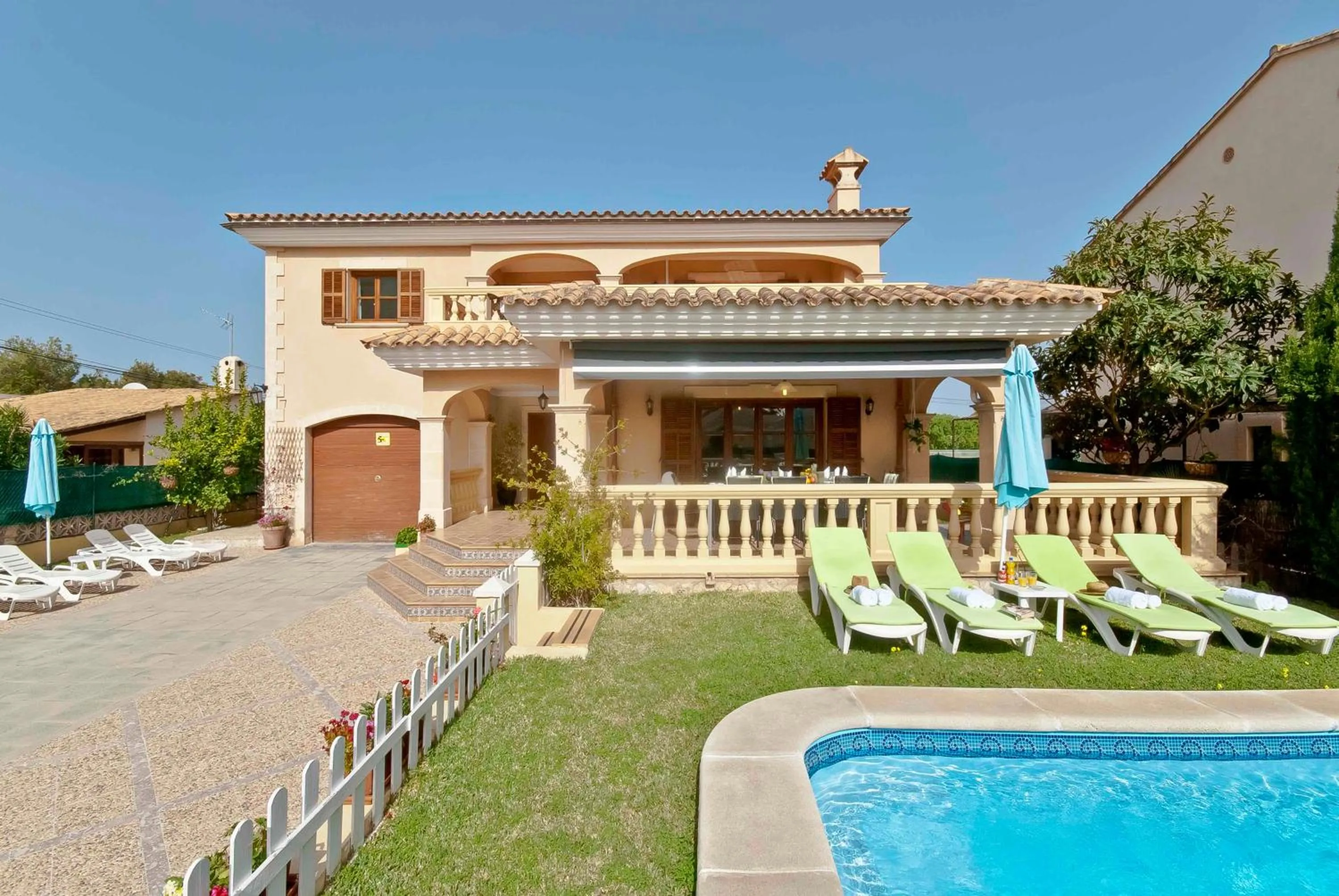 Llac Blau - Mediterranean Styled with Pool