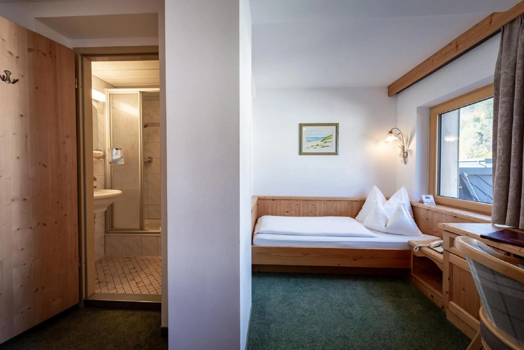 Bedroom, Bed in Hotel Alpenrose