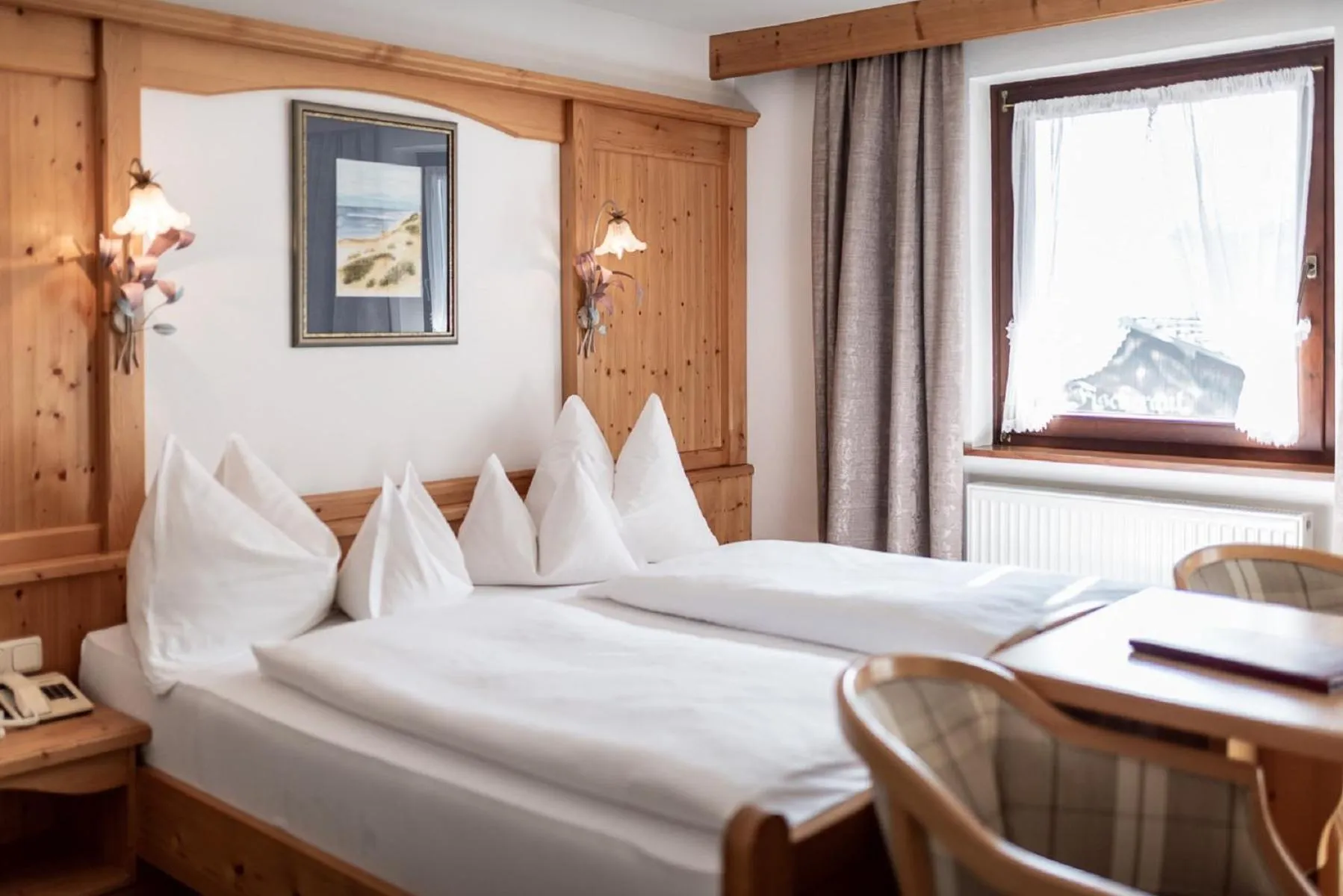 Bedroom, Bed in Hotel Alpenrose