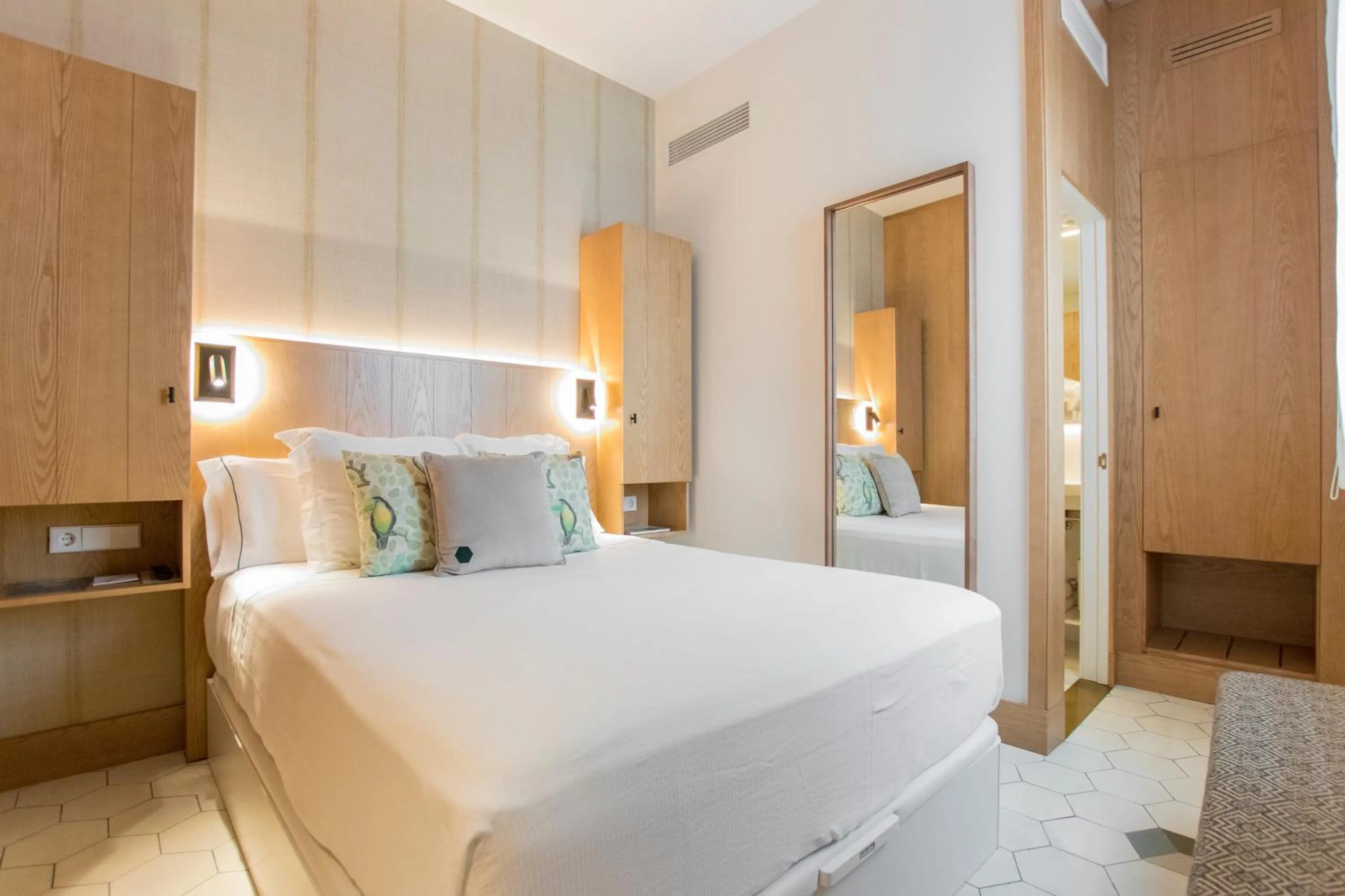 Photo of the whole room, Bed in Boutique Hotel Sant Roc & Spa