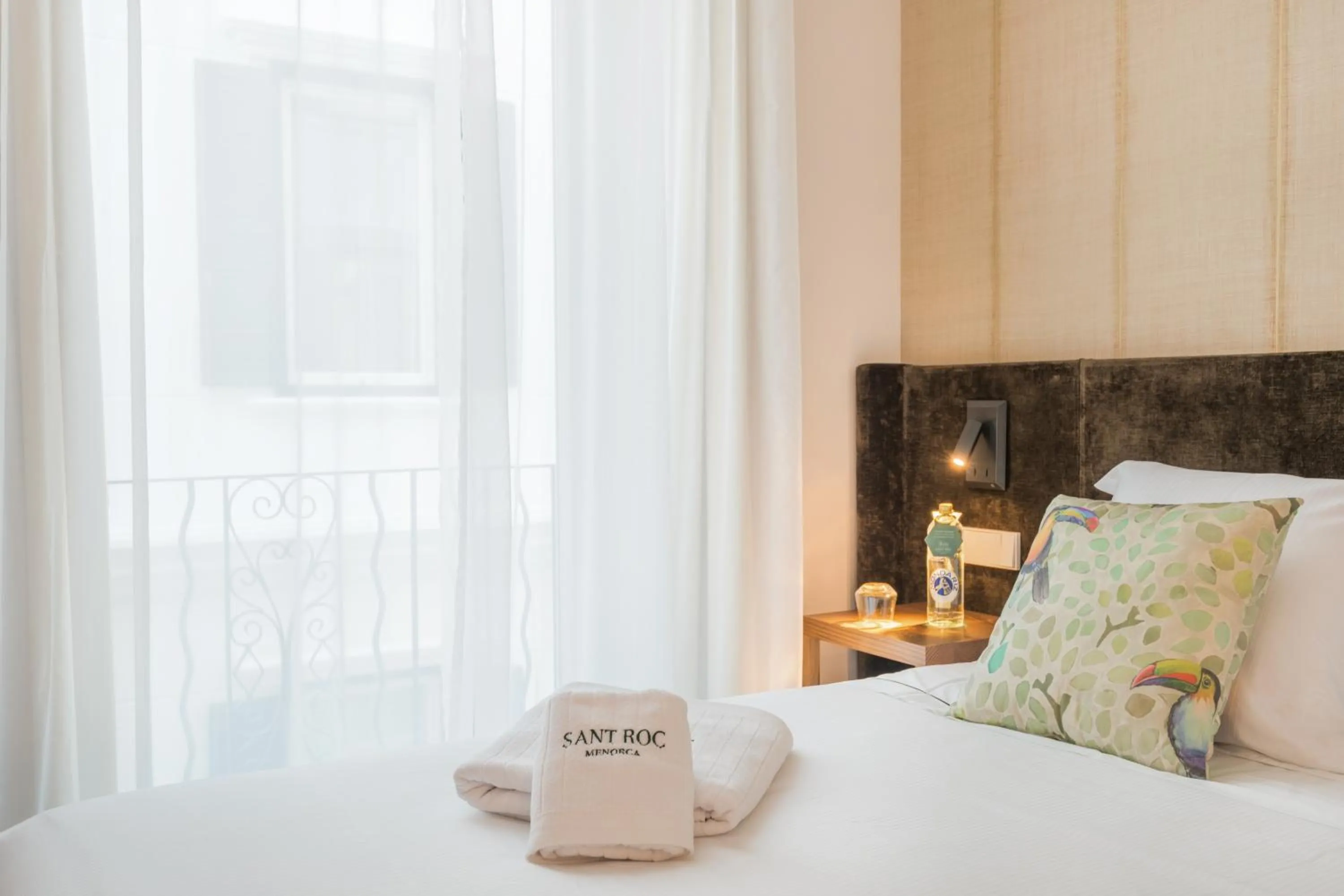 Bed in Boutique Hotel Sant Roc & Spa