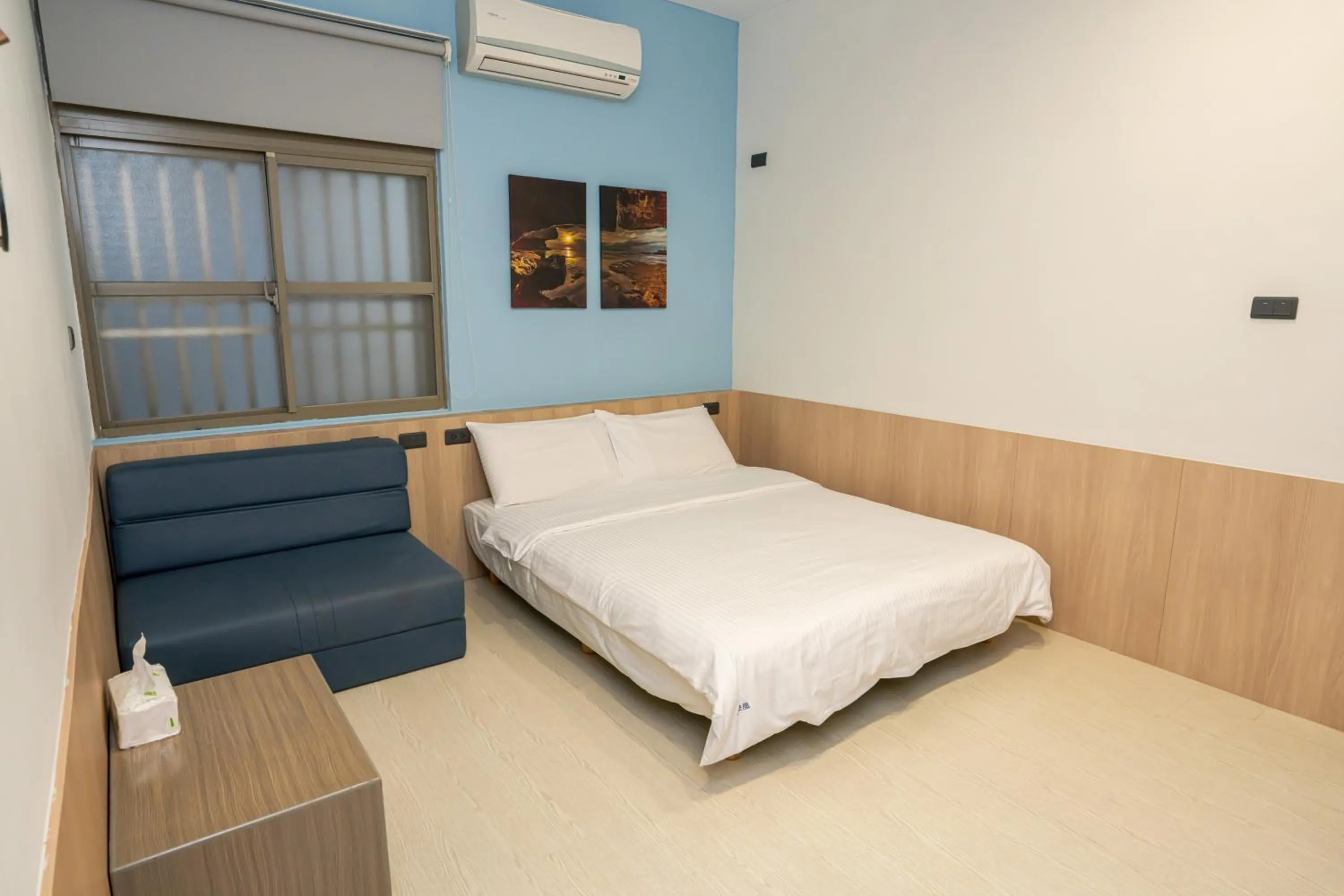 Bed in Colorful B&B