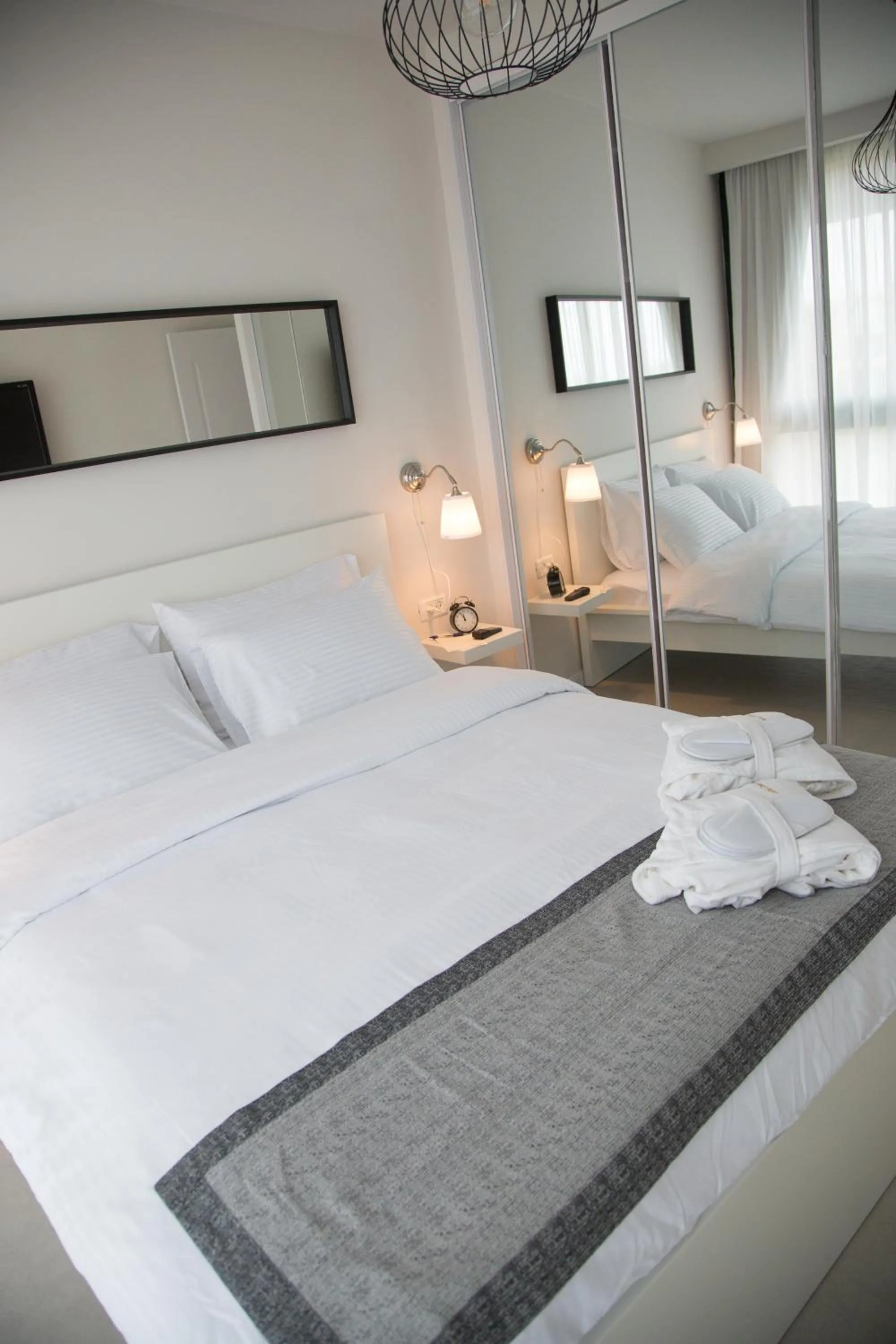 Bedroom, Bed in Suite Caesar - Neot Golf