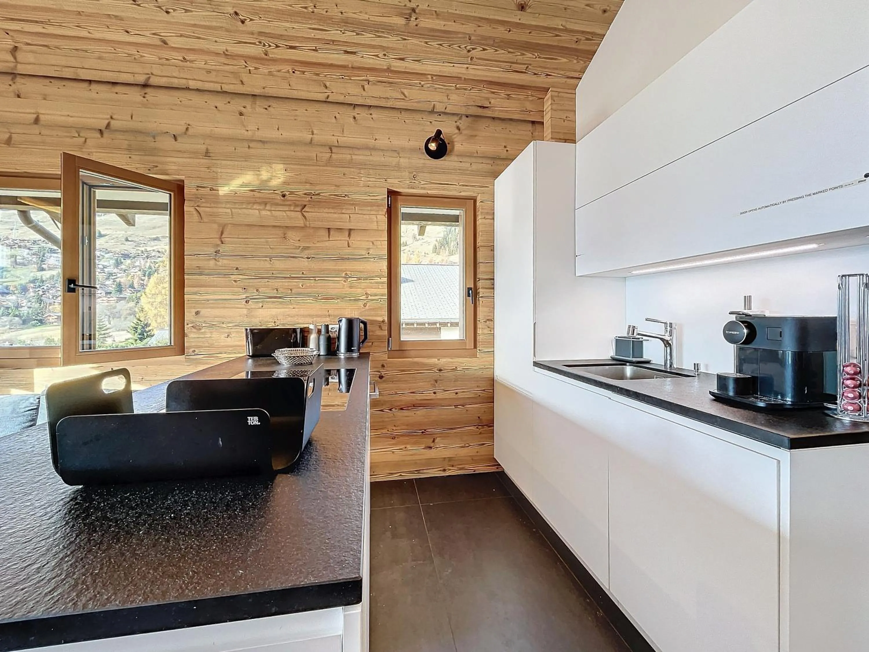 Kitchen or kitchenette in Crescendo 208