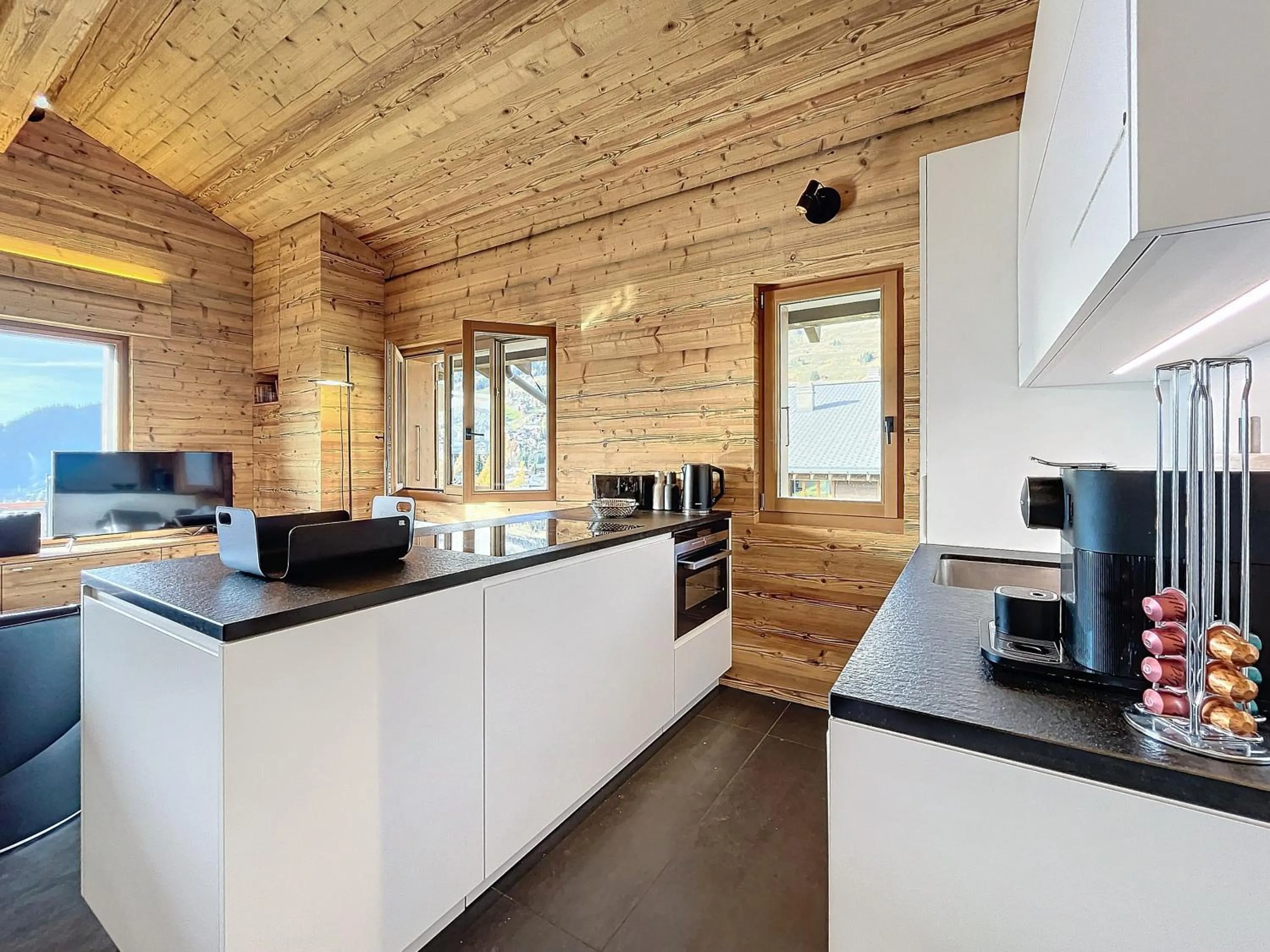Kitchen or kitchenette in Crescendo 208