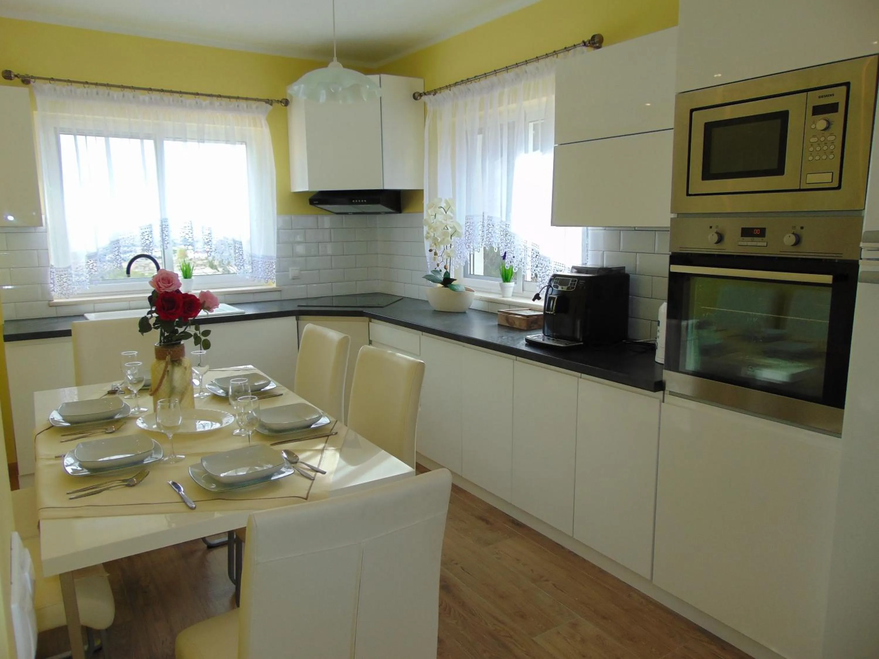 Kitchen or kitchenette in Villa Altavista El Campello, Alicante