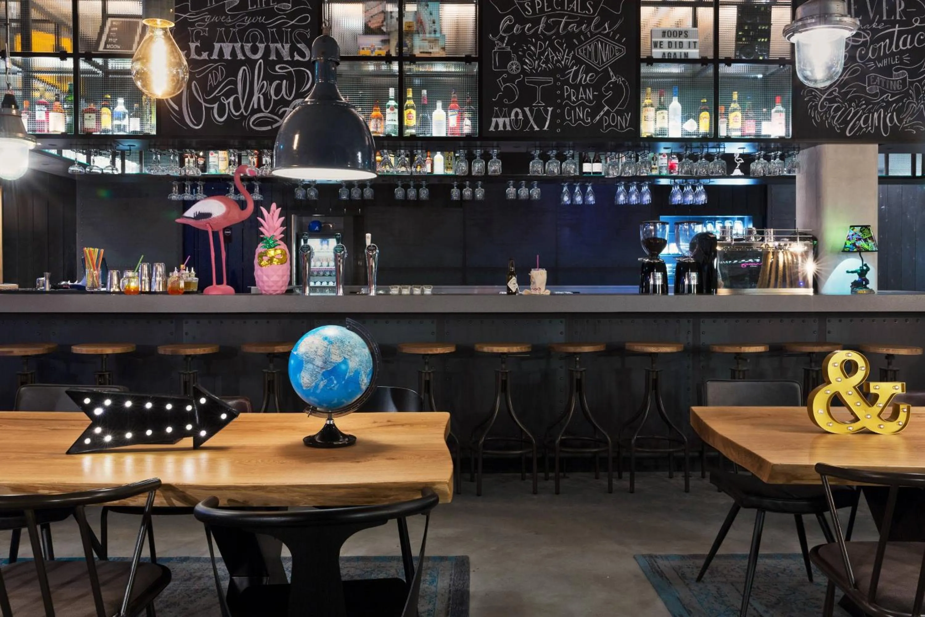 Lounge or bar in Moxy Amsterdam Houthavens