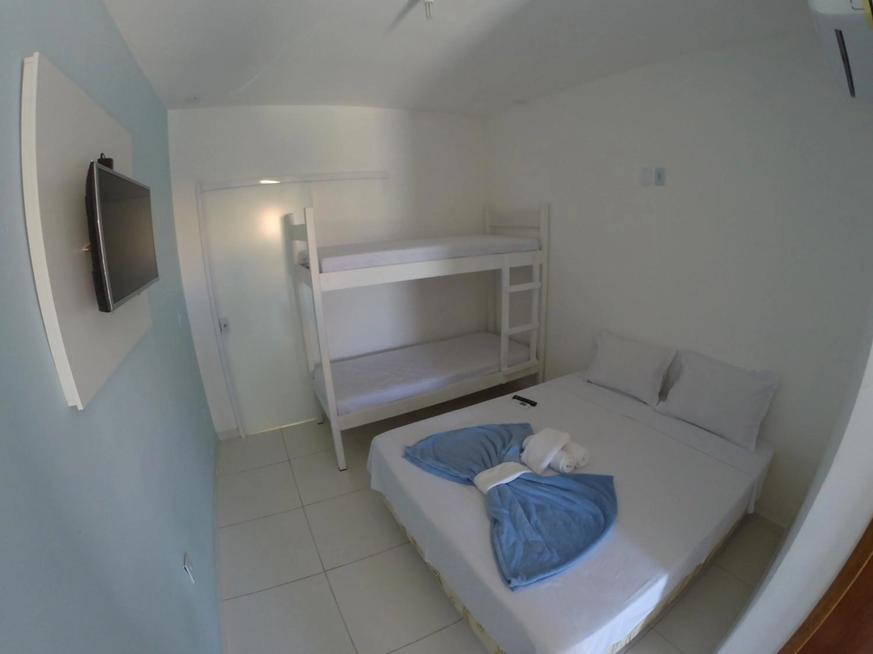 Photo of the whole room, Bed in Xodó do Peró Suítes