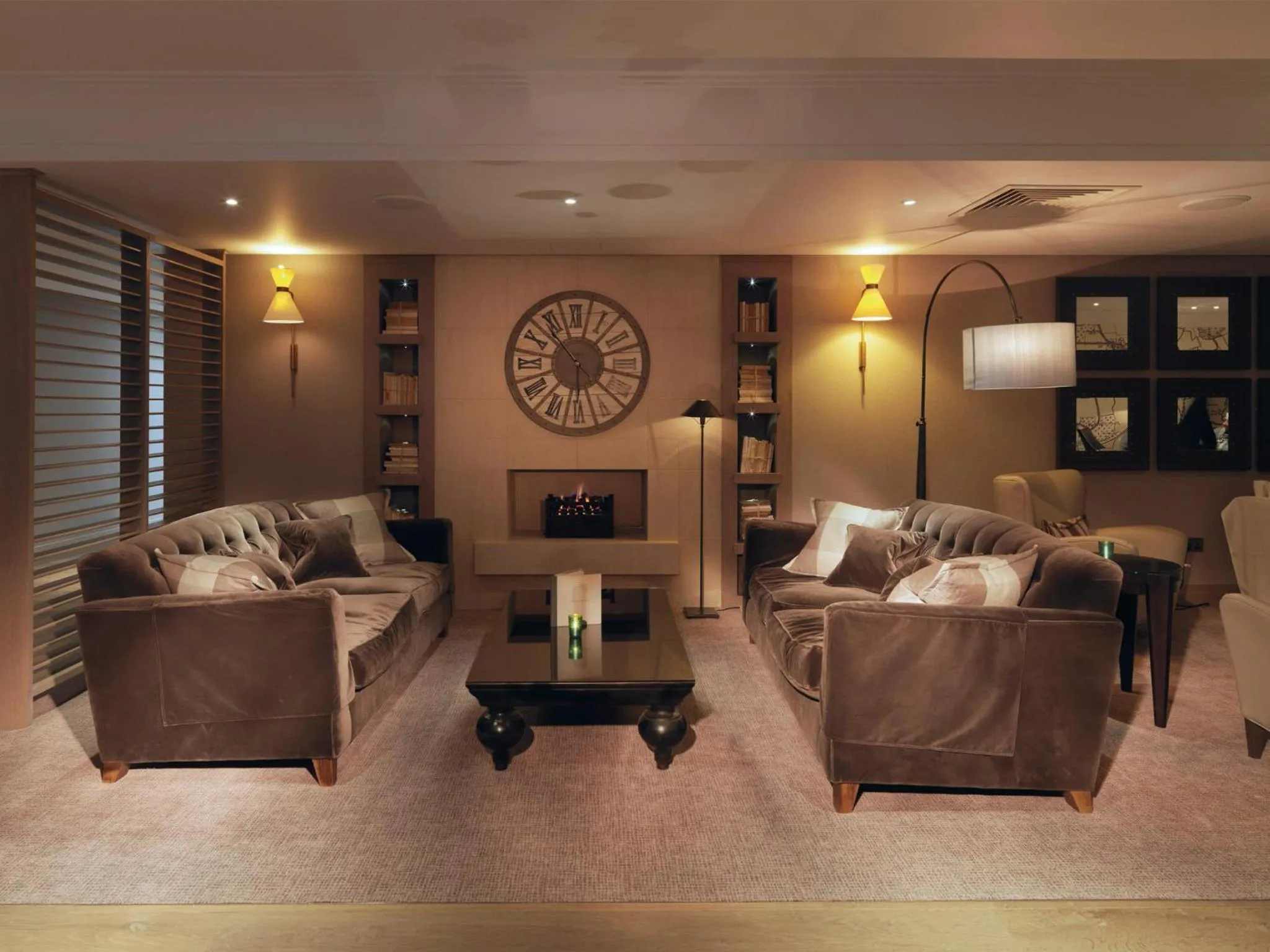 Lounge or bar in Macdonald Windsor