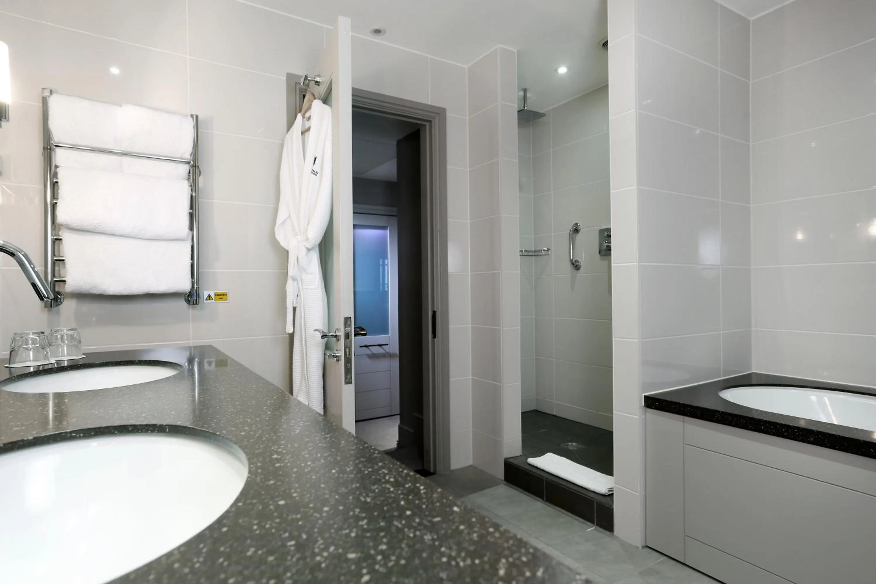 Bathroom in Macdonald Windsor