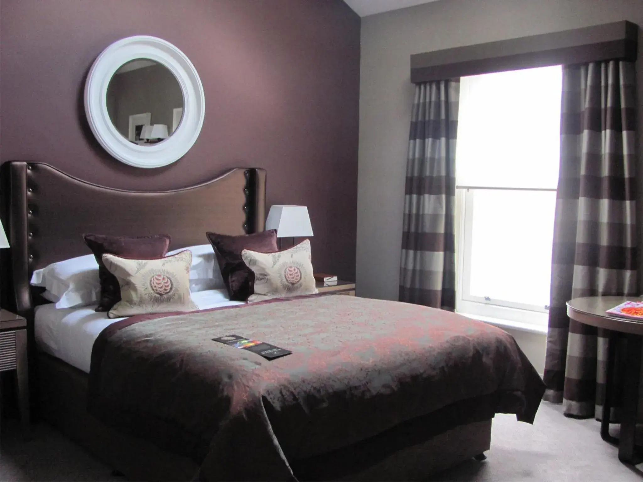 Bed in Macdonald Windsor Bed in Macdonald Windsor