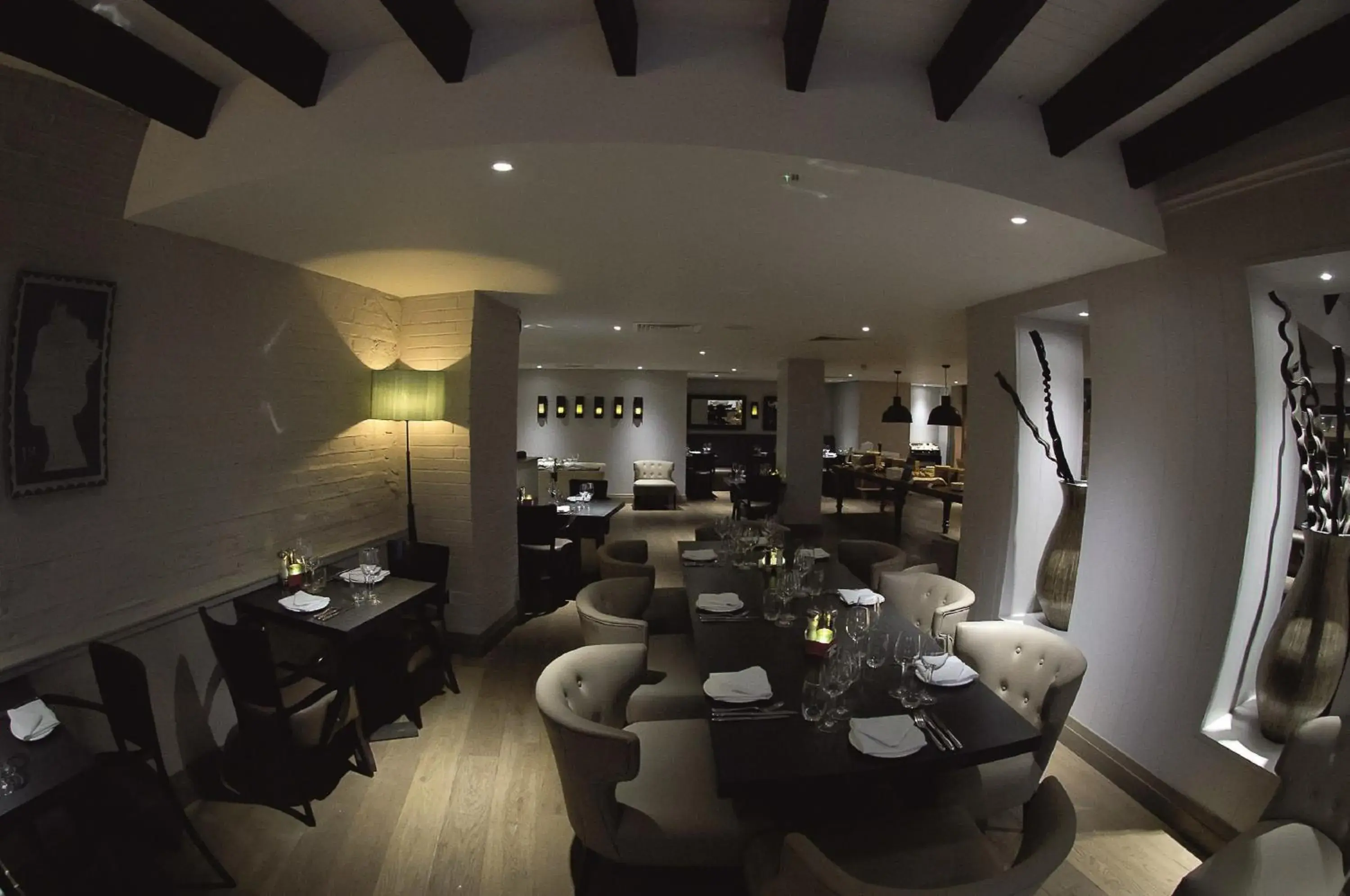 Restaurant/places to eat in Macdonald Windsor Restaurant/places to eat in Macdonald Windsor