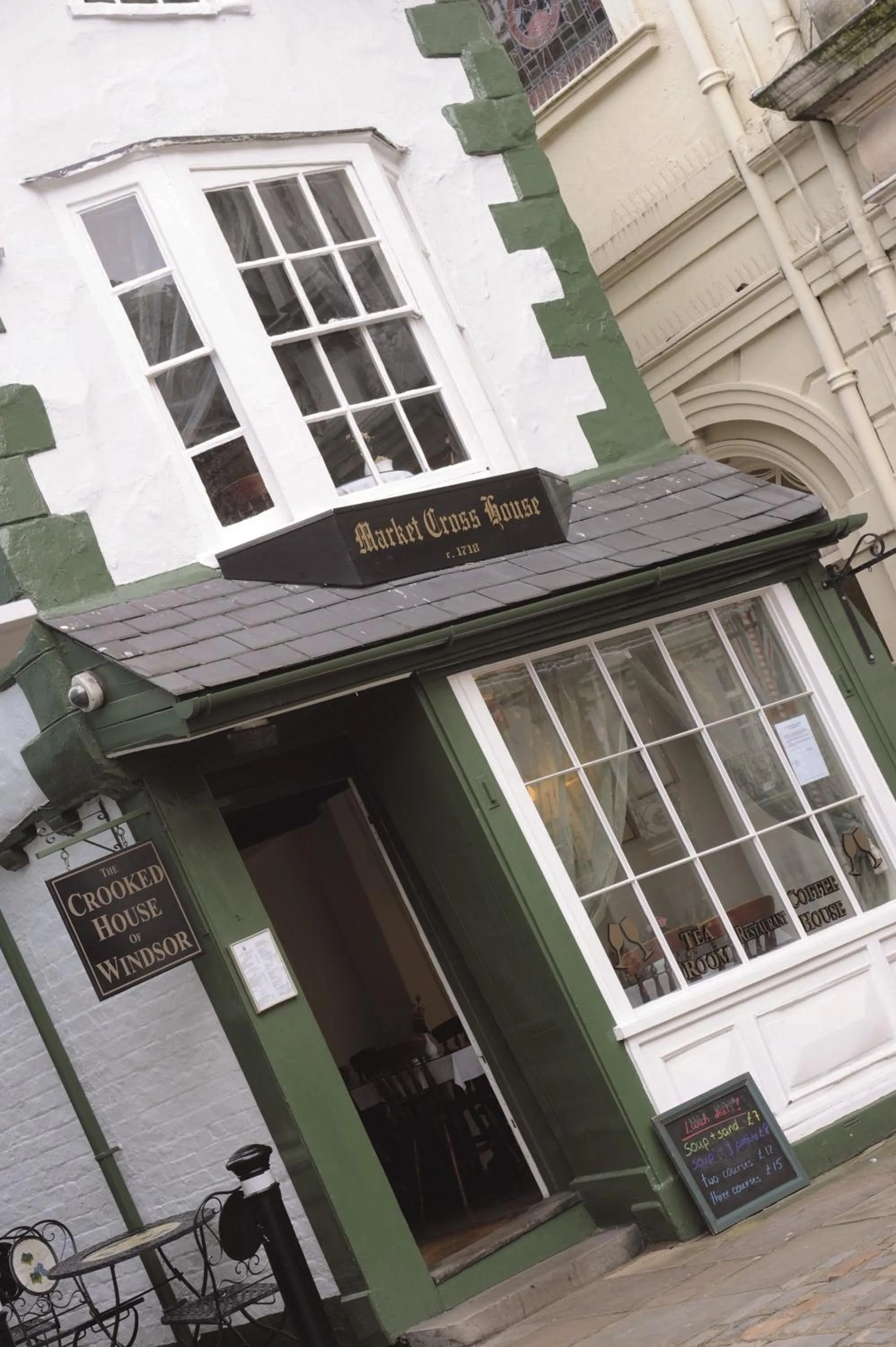 Area and facilities in Macdonald Windsor