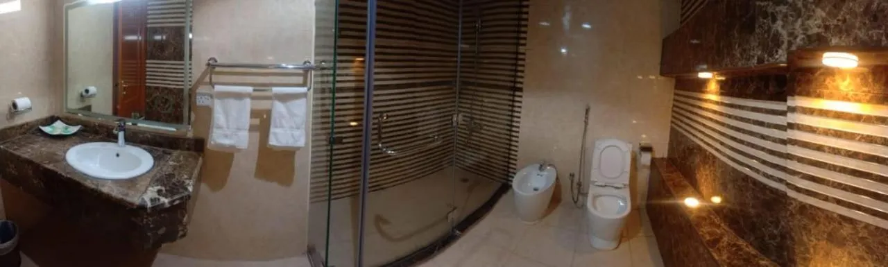 Bathroom in Al Massa Hotel