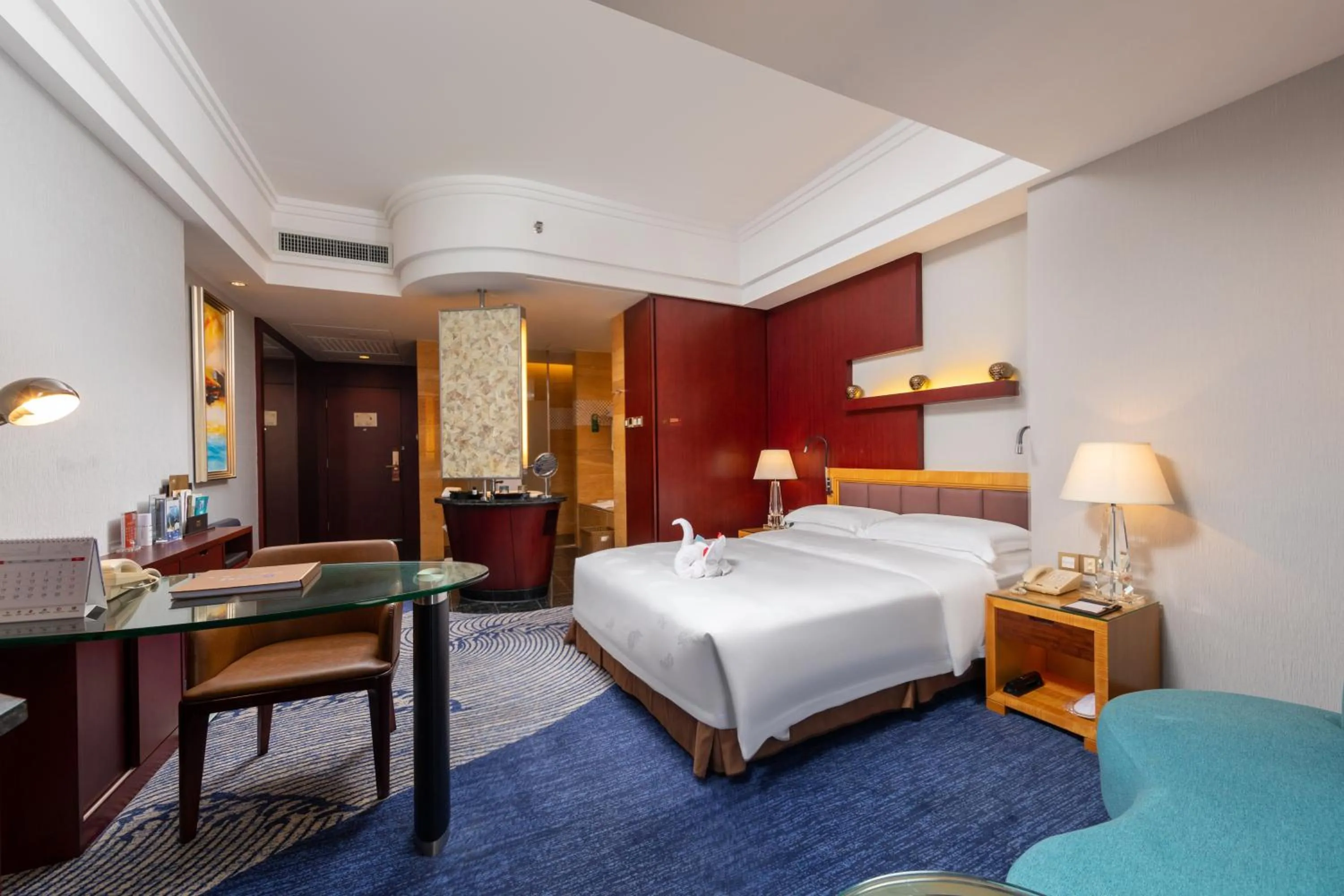 Bed in Zhuhai Charming Holiday Hotel - 24hours stay