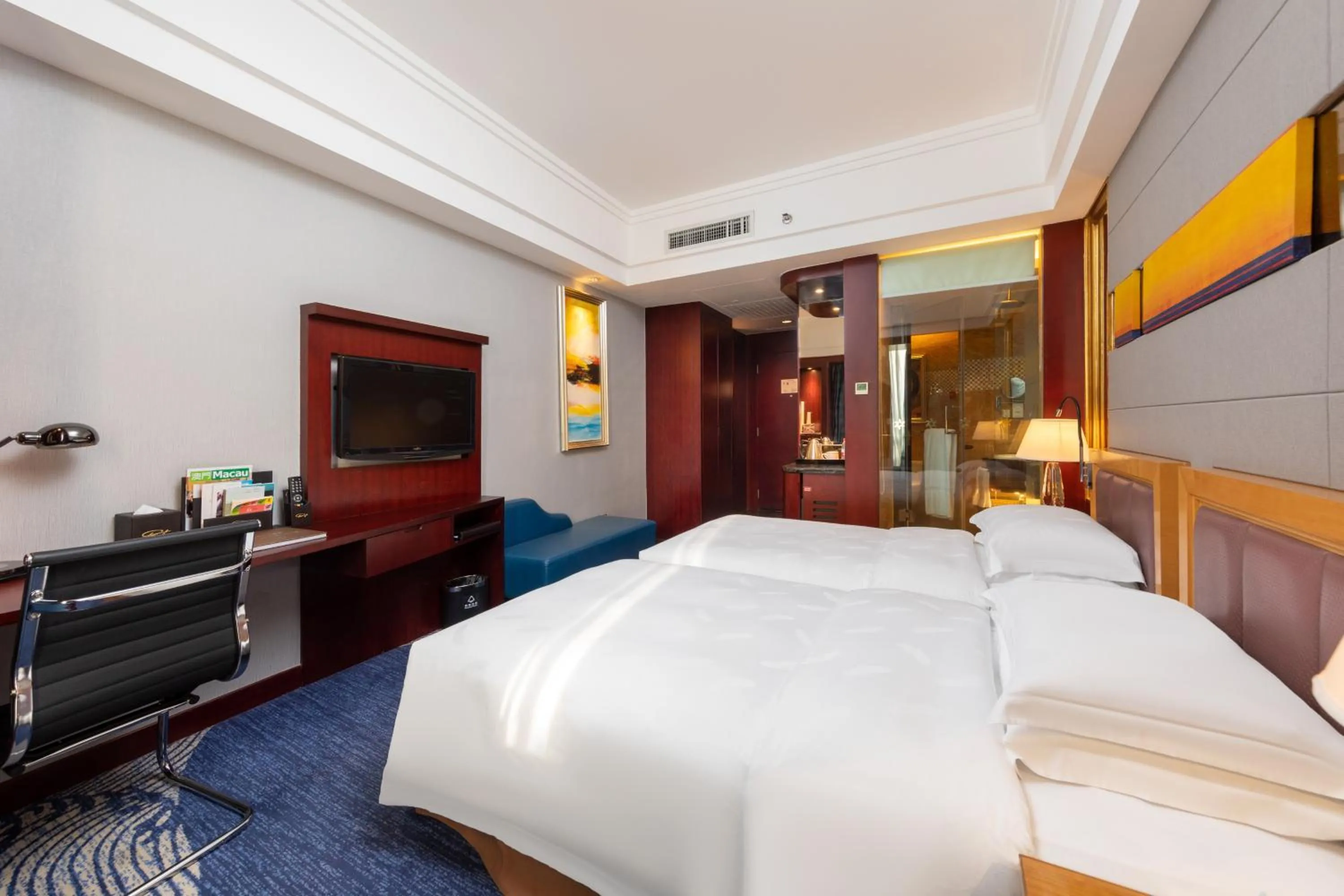 Bed in Zhuhai Charming Holiday Hotel - 24hours stay
