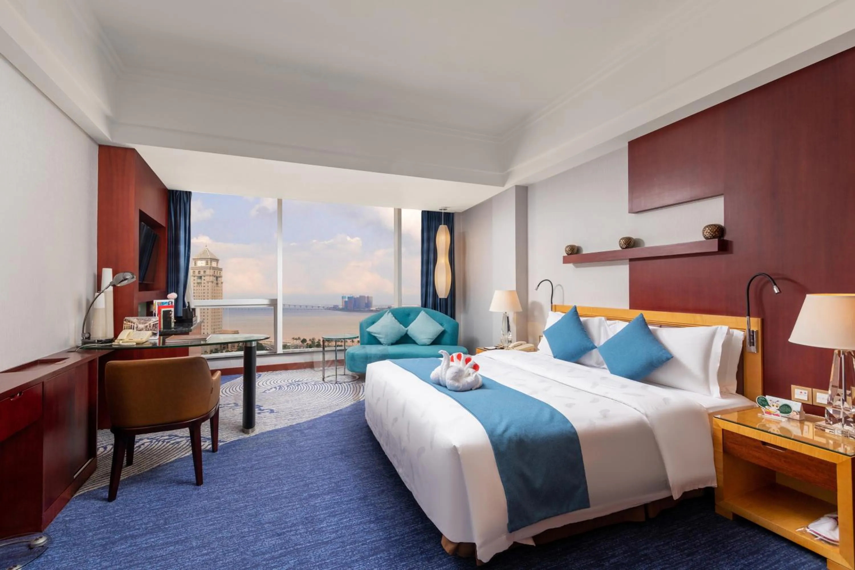 Bed in Zhuhai Charming Holiday Hotel - 24hours stay