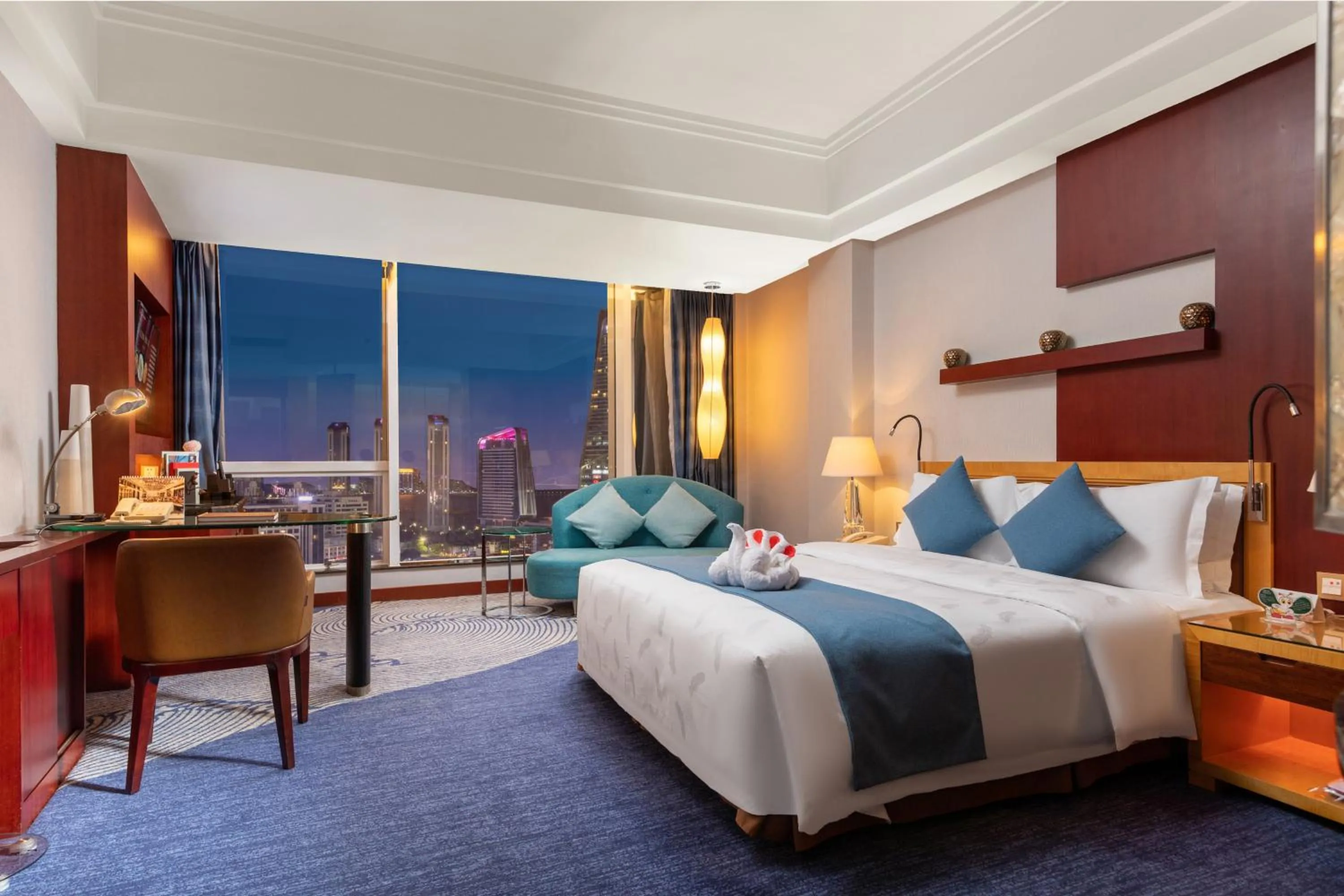 Bed in Zhuhai Charming Holiday Hotel - 24hours stay