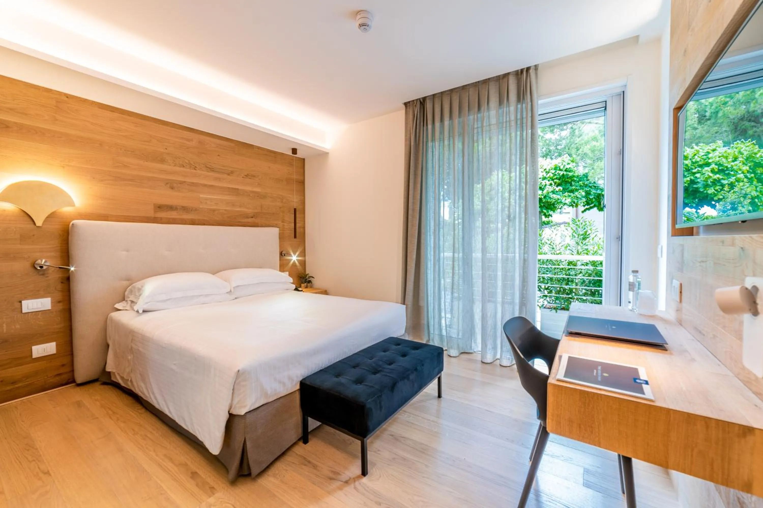 Bed in The Green Park Hotel WellnessSpa & Restaurant