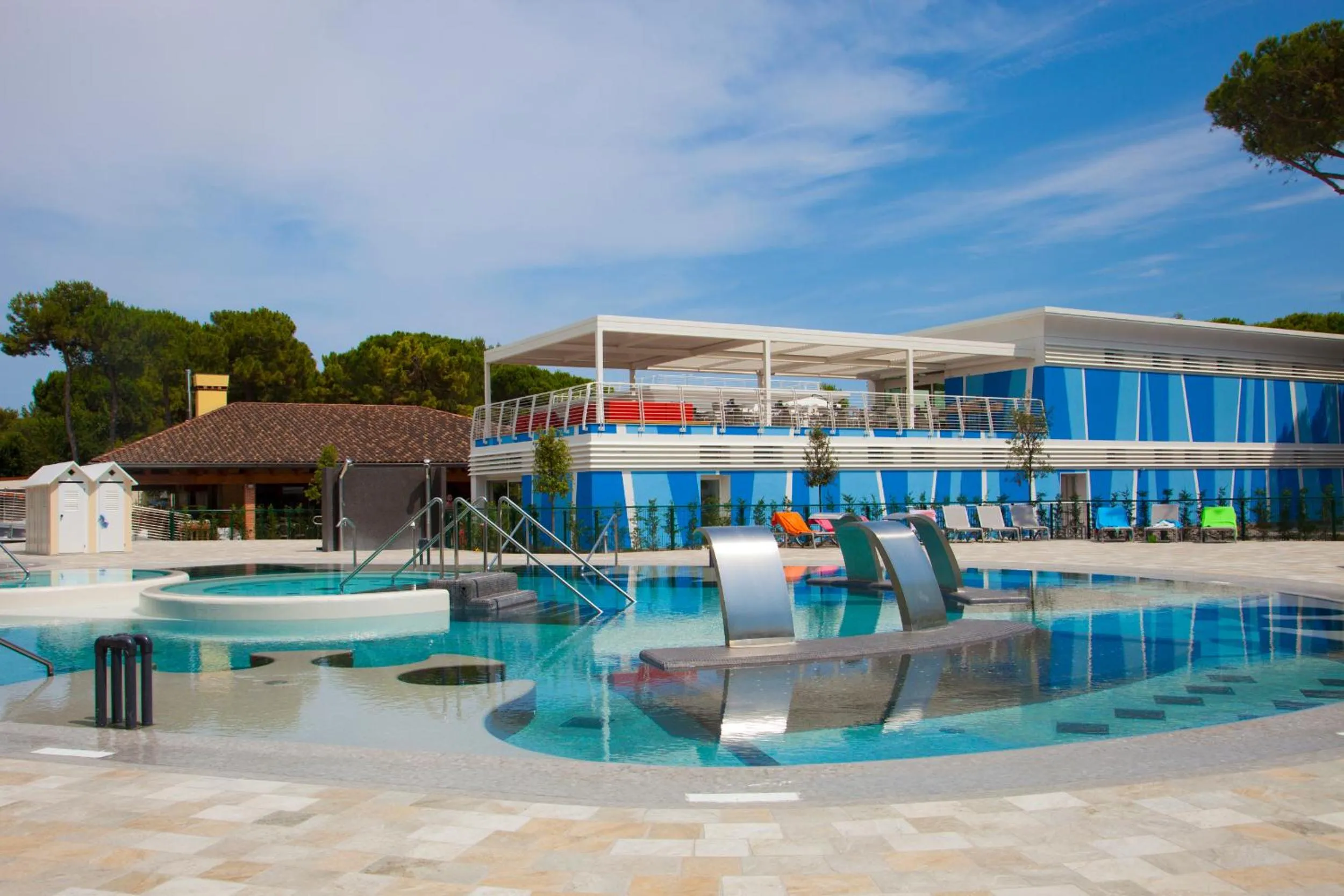 Swimming pool in The Green Park Hotel WellnessSpa & Restaurant