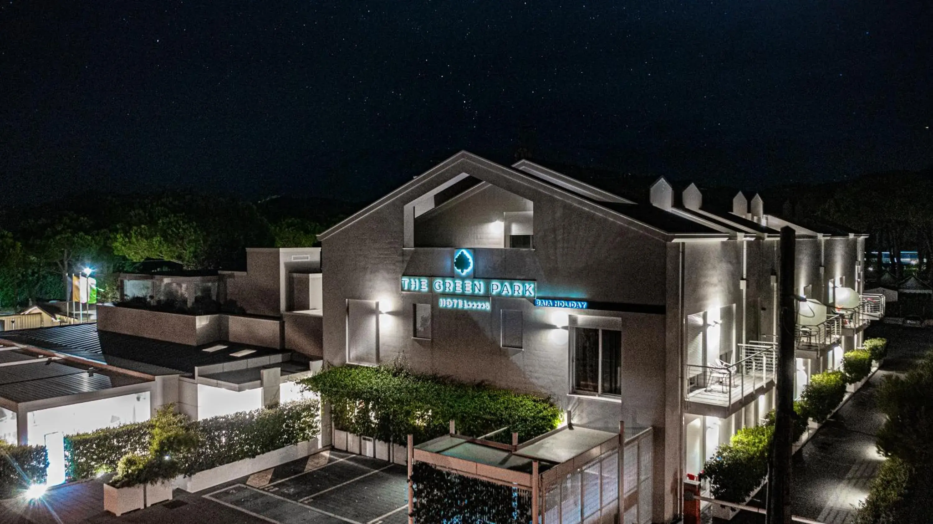 Property building in The Green Park Hotel WellnessSpa & Restaurant Property building in The Green Park Hotel WellnessSpa & Restaurant