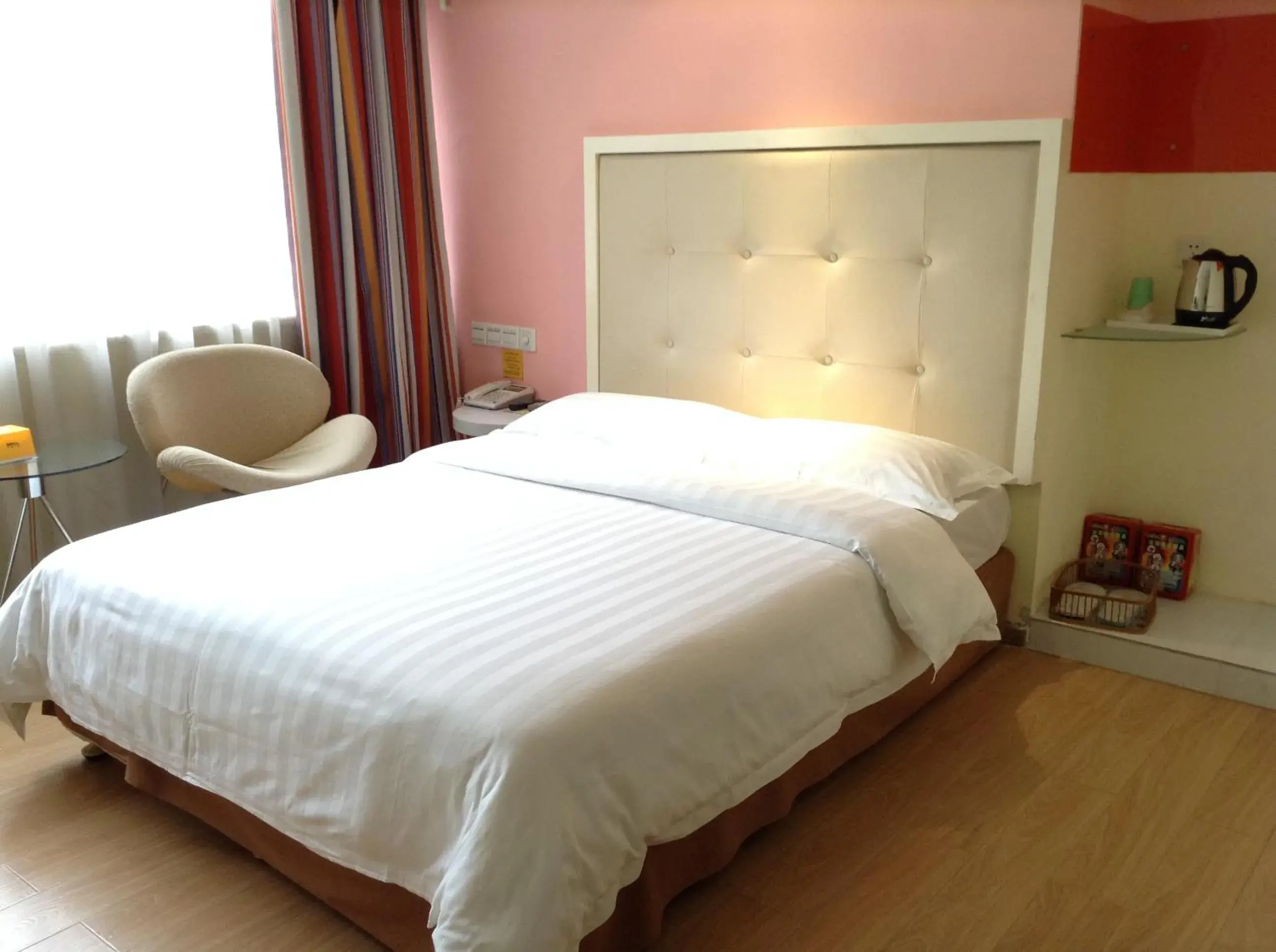 Bedroom, Bed in Shenzhen Green Oasis Hotel, Baoan Bedroom, Bed in Shenzhen Green Oasis Hotel, Baoan