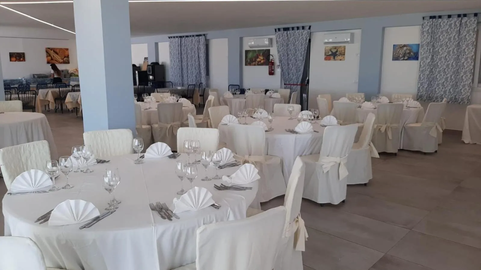 Restaurant/places to eat in Costa Makauda Residence