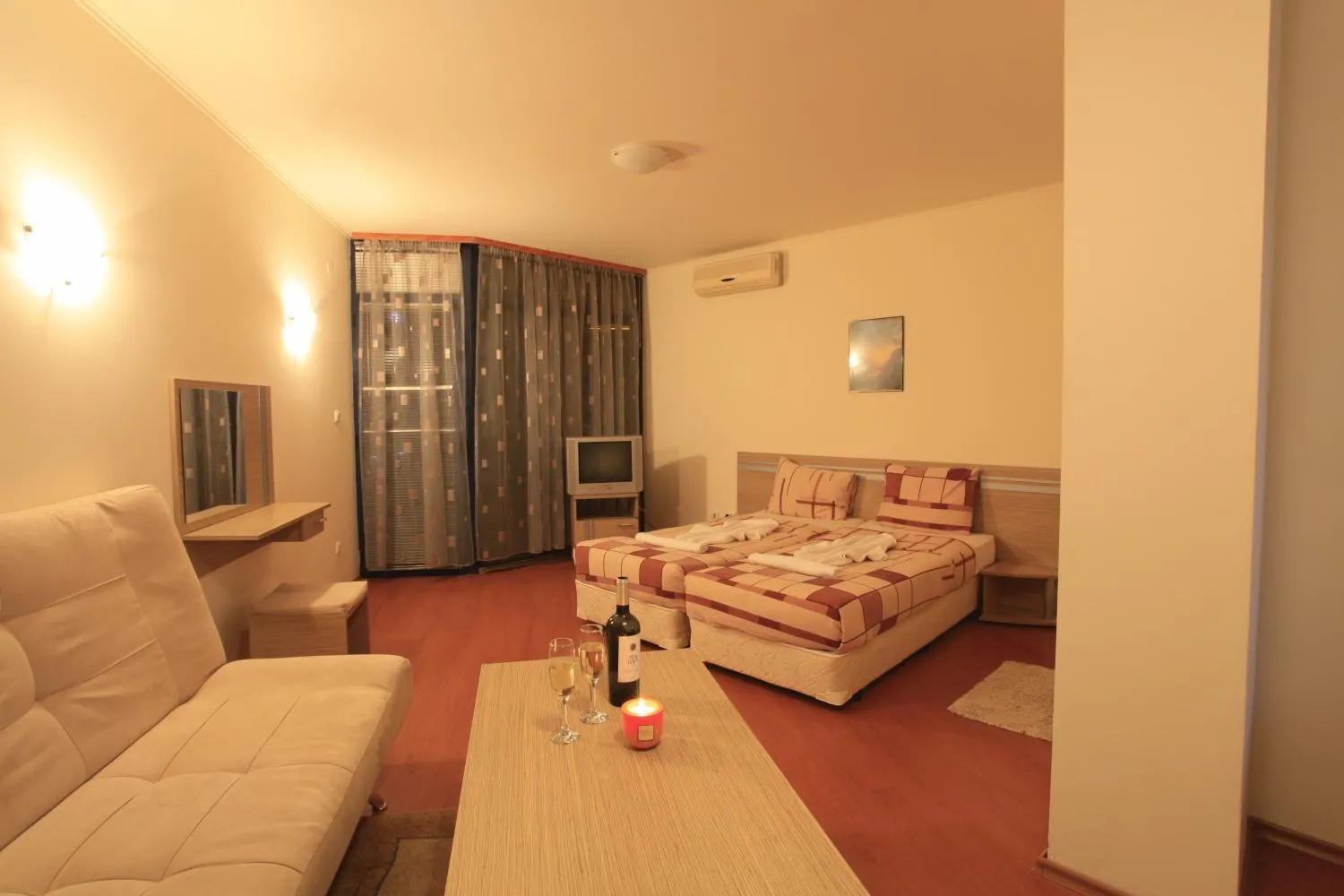 Photo of the whole room, Bed in Rainbow 1 Holiday Complex