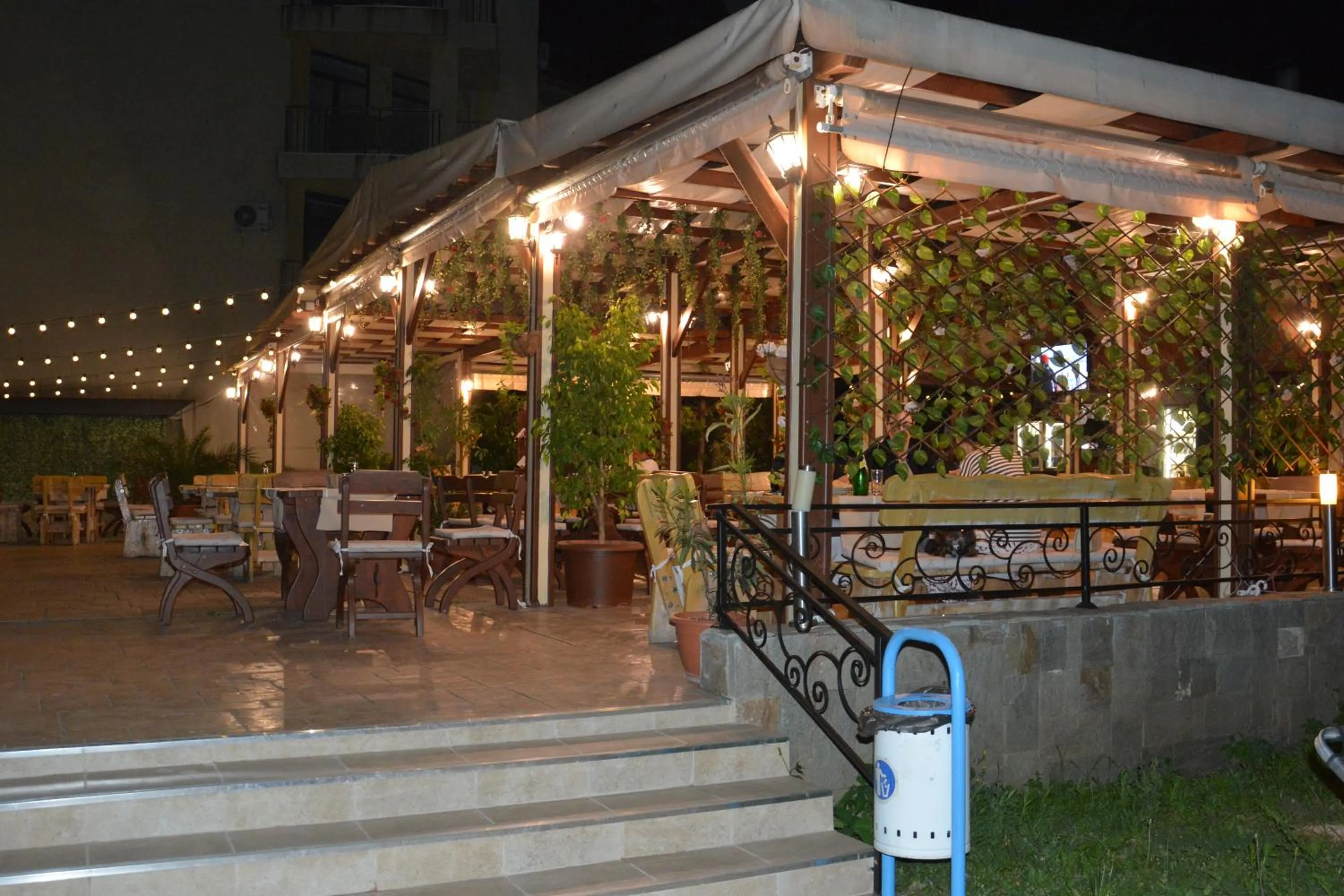 Restaurant/places to eat in Rainbow 1 Holiday Complex