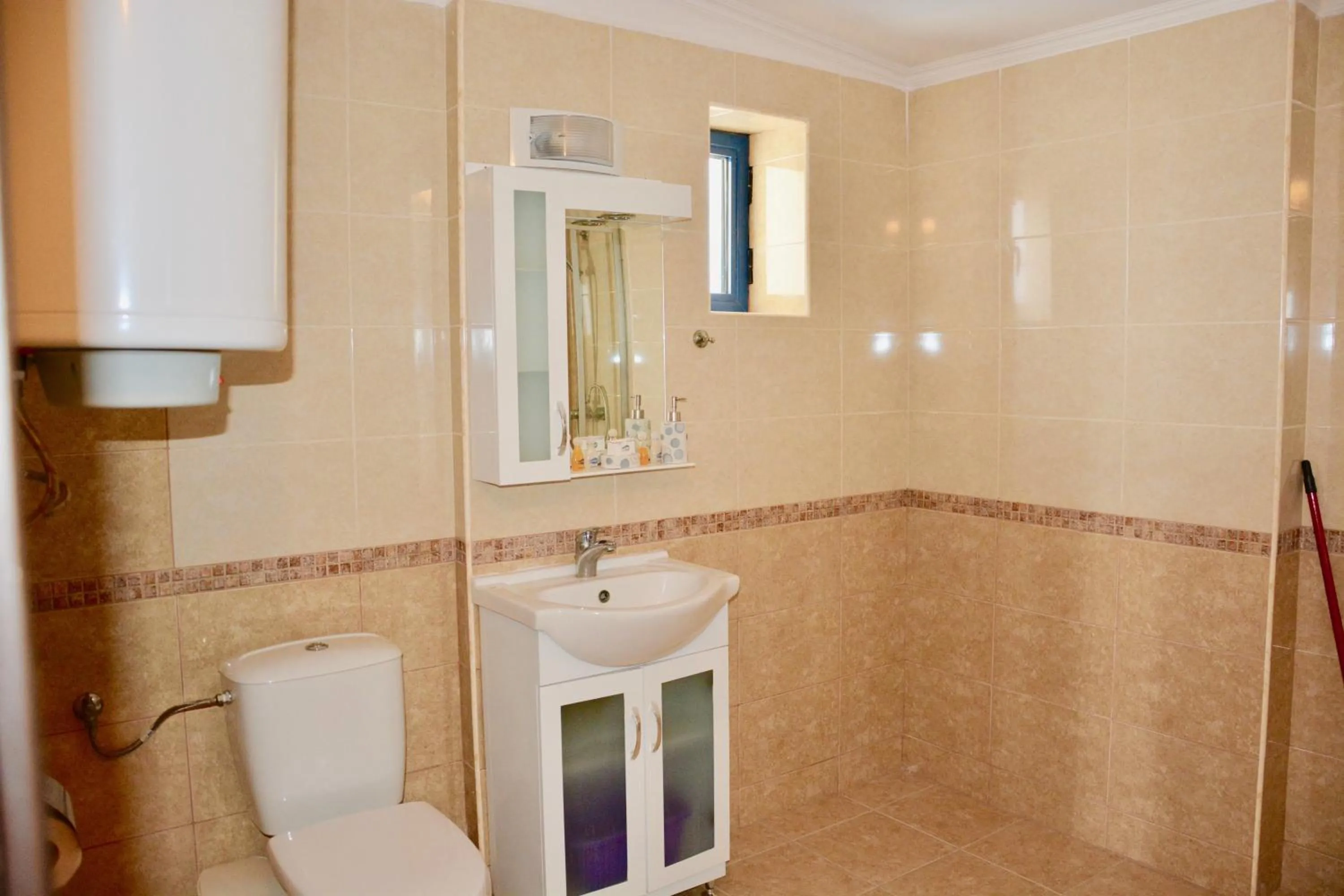 Toilet in Rainbow 1 Holiday Complex