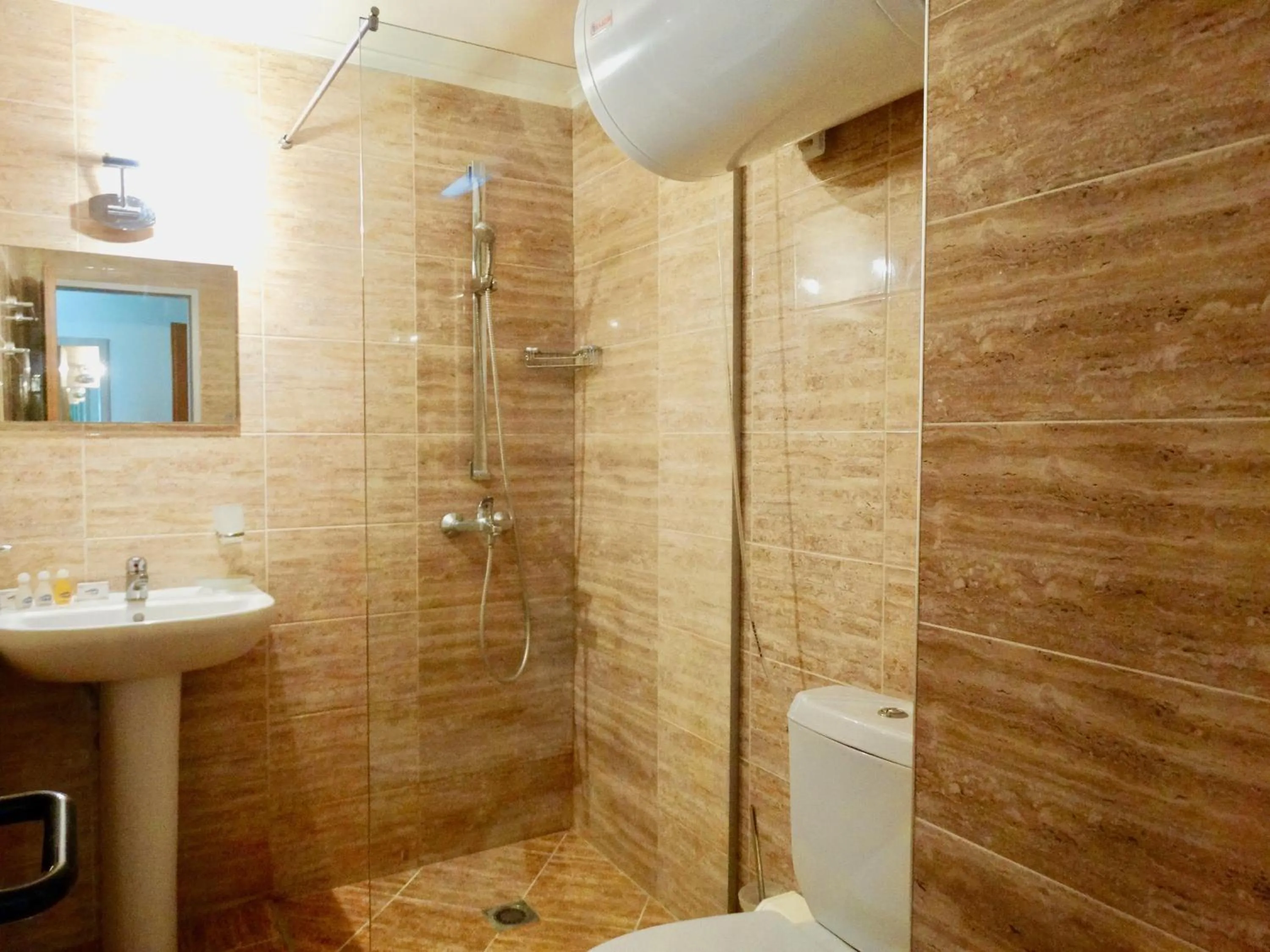 Shower in Rainbow 1 Holiday Complex