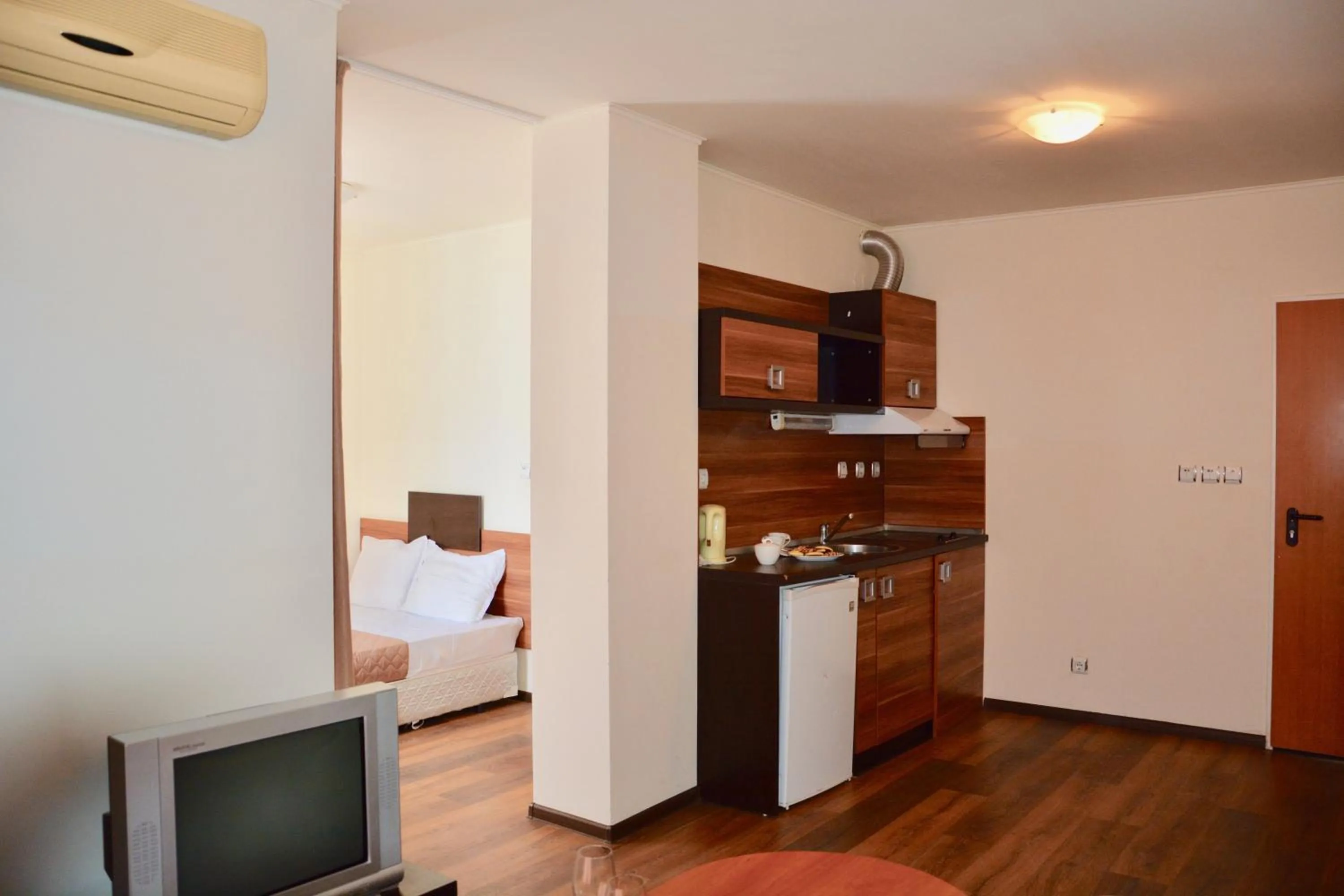 Kitchen or kitchenette in Rainbow 1 Holiday Complex